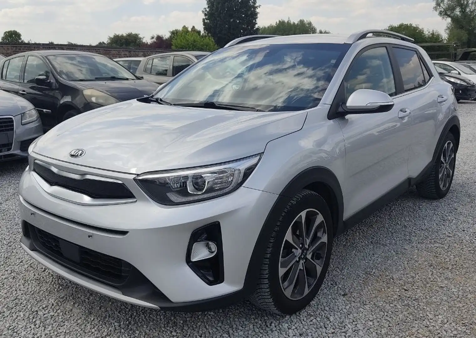 Kia Stonic 1.6 CRDi (115 CH)_2020💢EUR.6D-T-E-ISC_EQUIP💢 Silber - 1