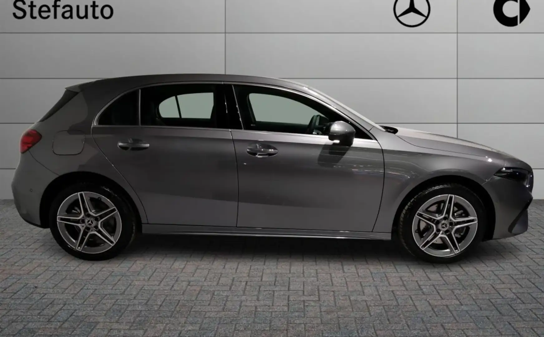 Mercedes-Benz A 250 e Automatic Plug-in hybrid AMG Line Advanced Plus Grigio - 2