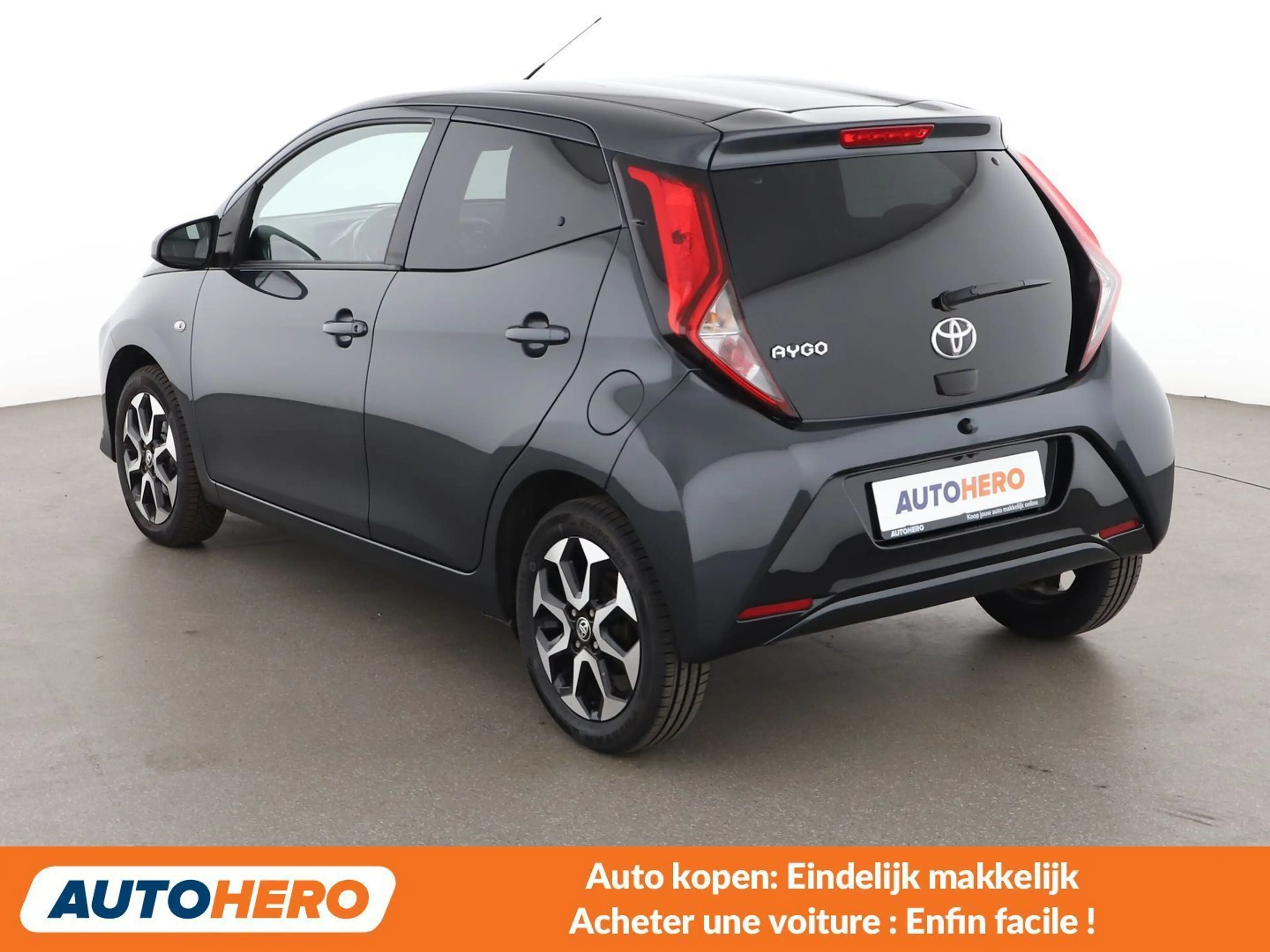 Toyota Aygo 1.0 VVT-i X-Play — photo 4