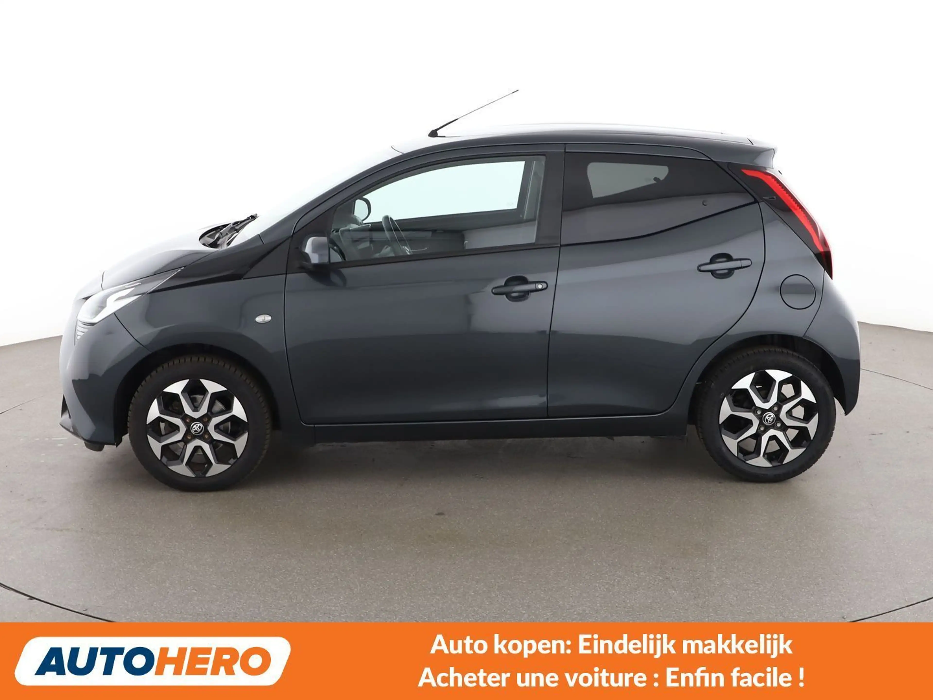 Toyota Aygo 1.0 VVT-i X-Play — photo 3