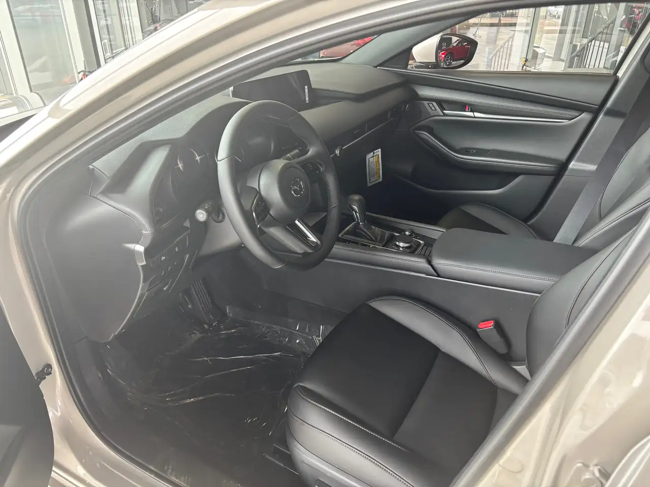 Mazda 3 снимка Mazda 3
