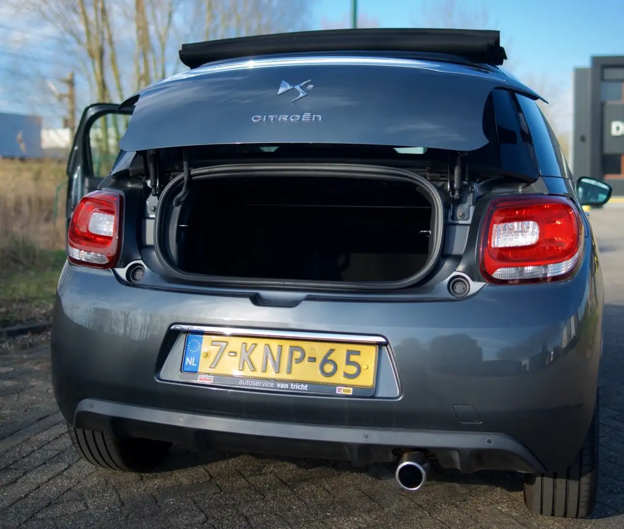 Citroen DS3 1.2 VTI CABRIO Grijs - 2