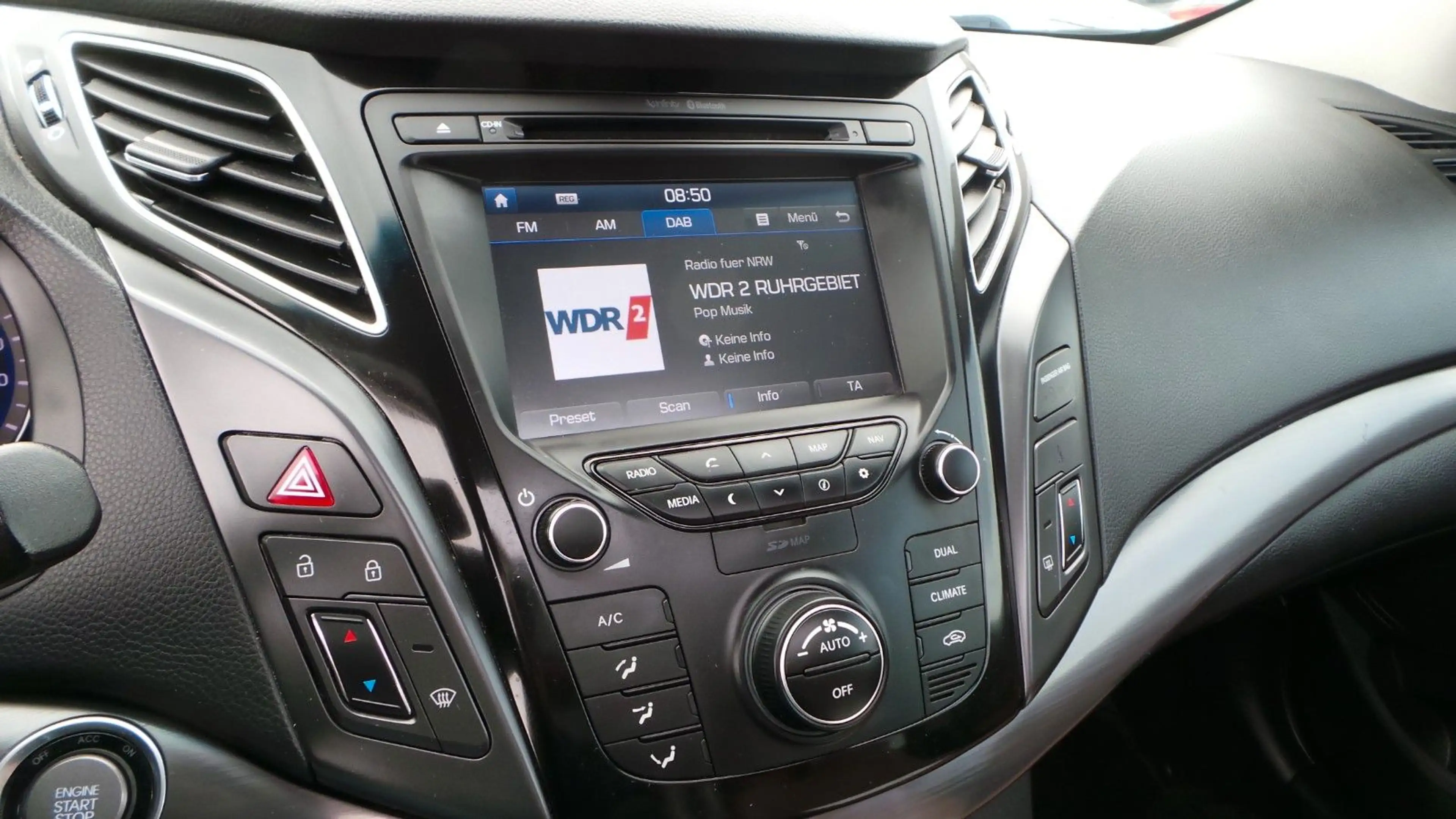 Hyundai i40 cw Premium LEDER NAVI KAMERA EL. HECKKLAPPE — photo 9