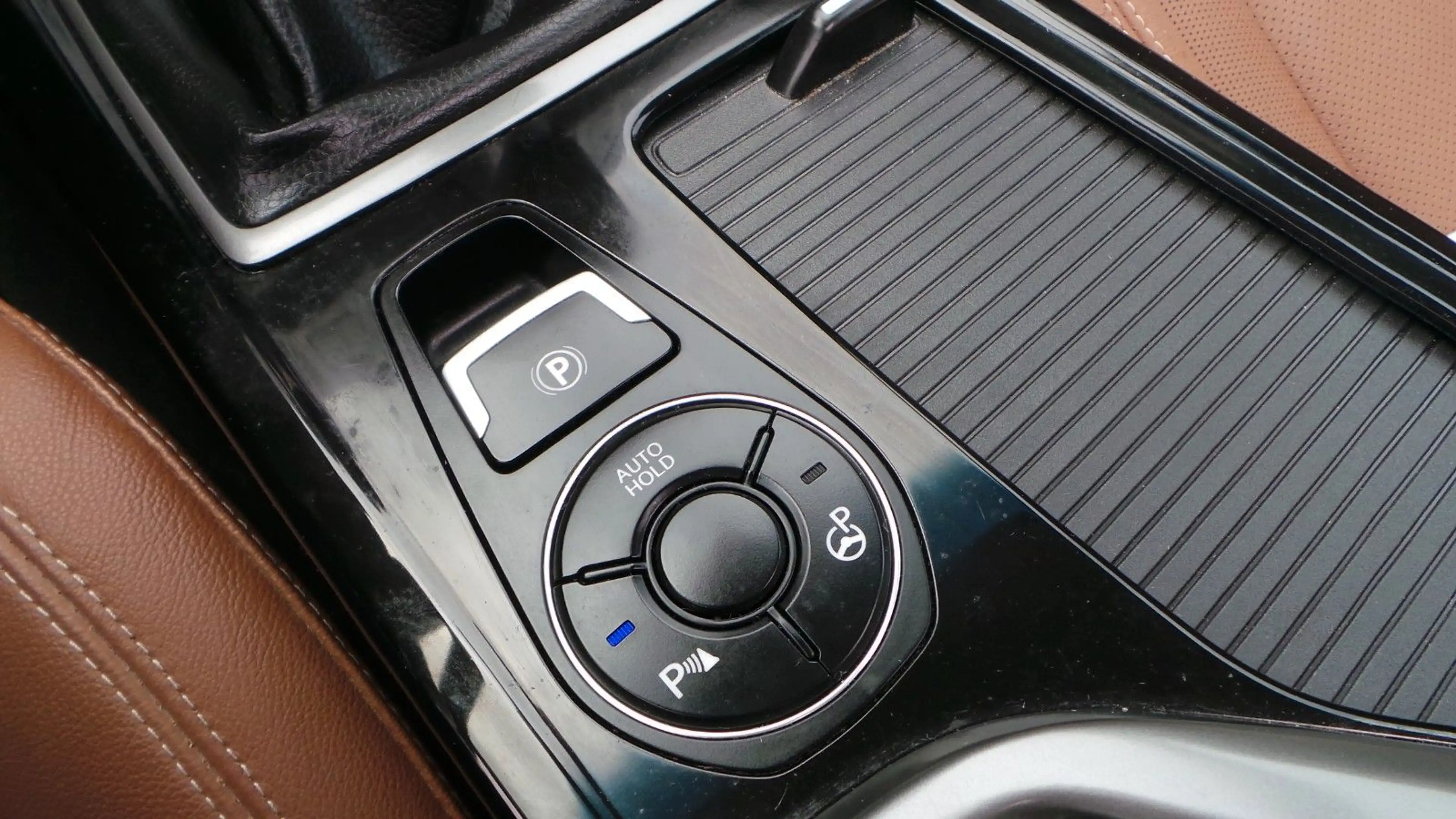 Hyundai i40 cw Premium LEDER NAVI KAMERA EL. HECKKLAPPE — photo 11