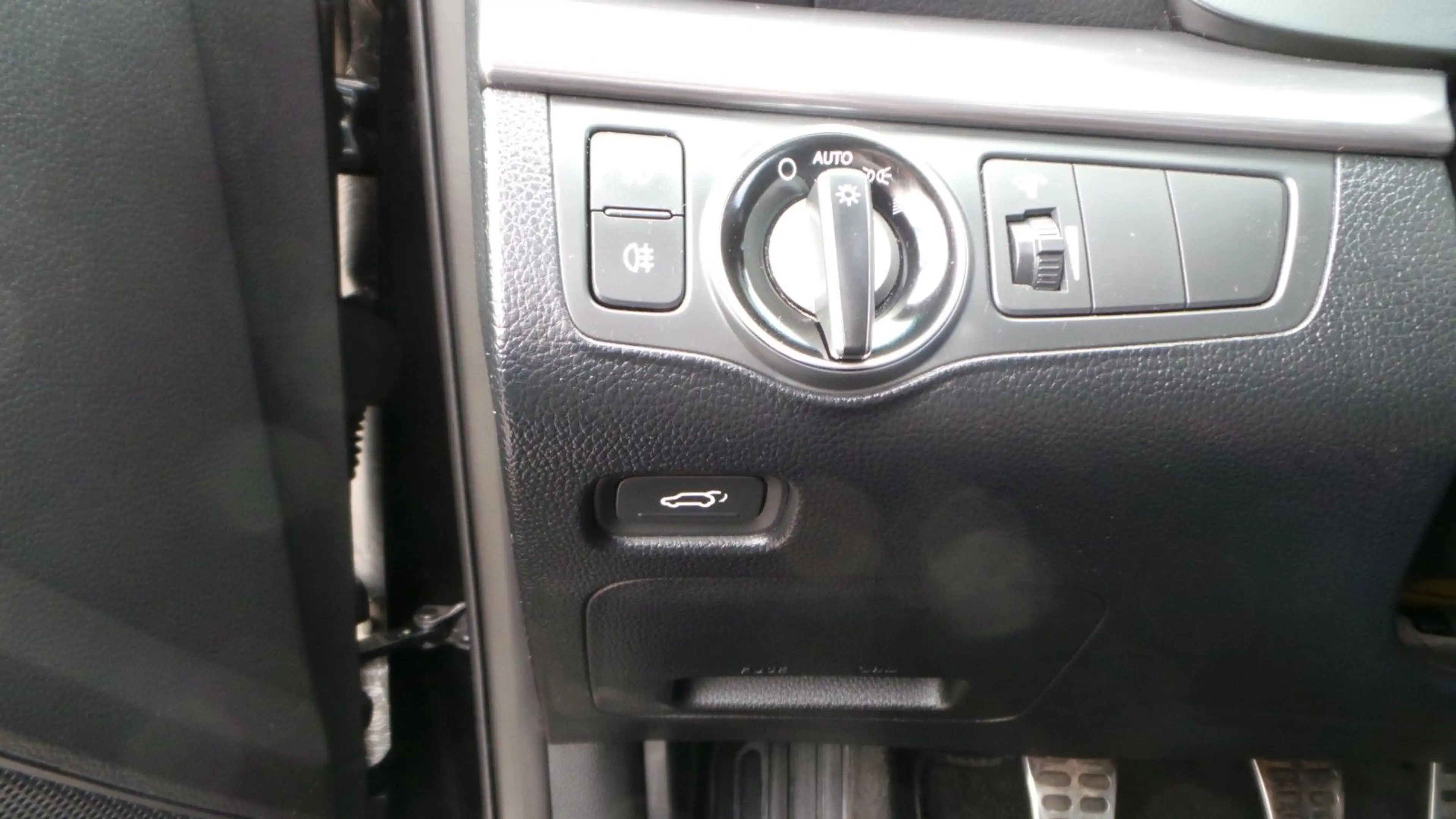 Hyundai i40 cw Premium LEDER NAVI KAMERA EL. HECKKLAPPE — photo 15