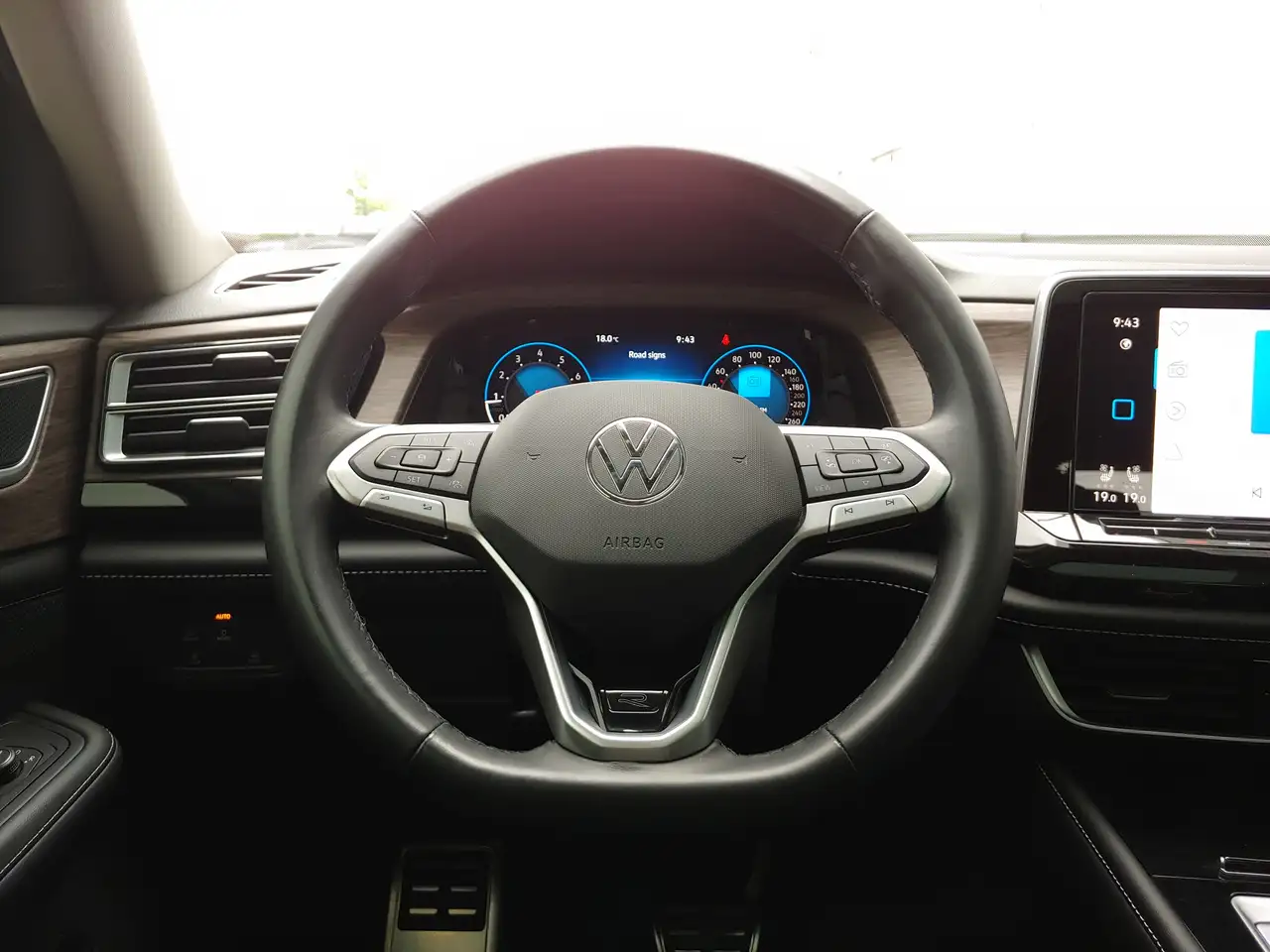 Volkswagen Atlas снимка Volkswagen Atlas