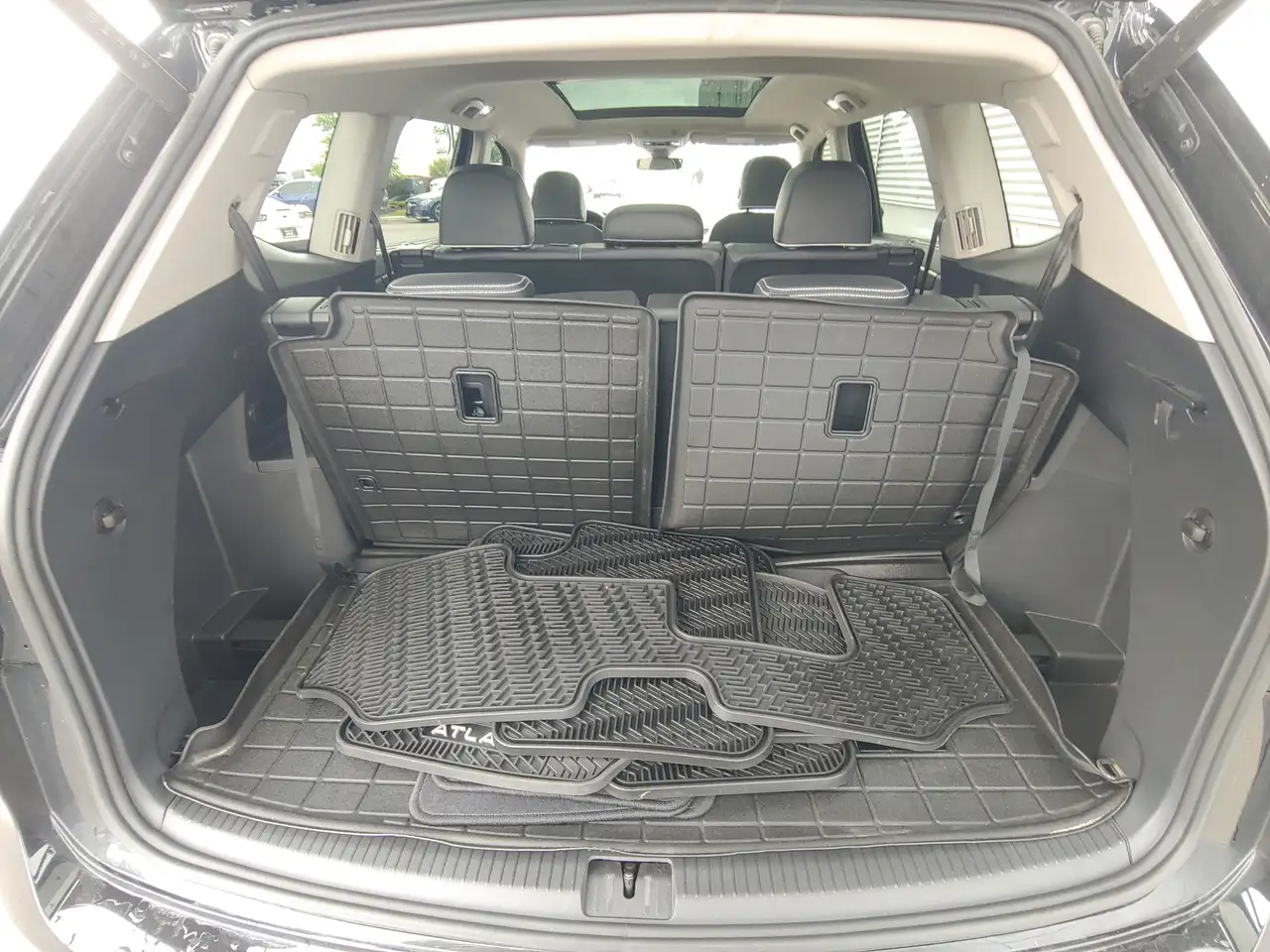 Volkswagen Atlas снимка Volkswagen Atlas