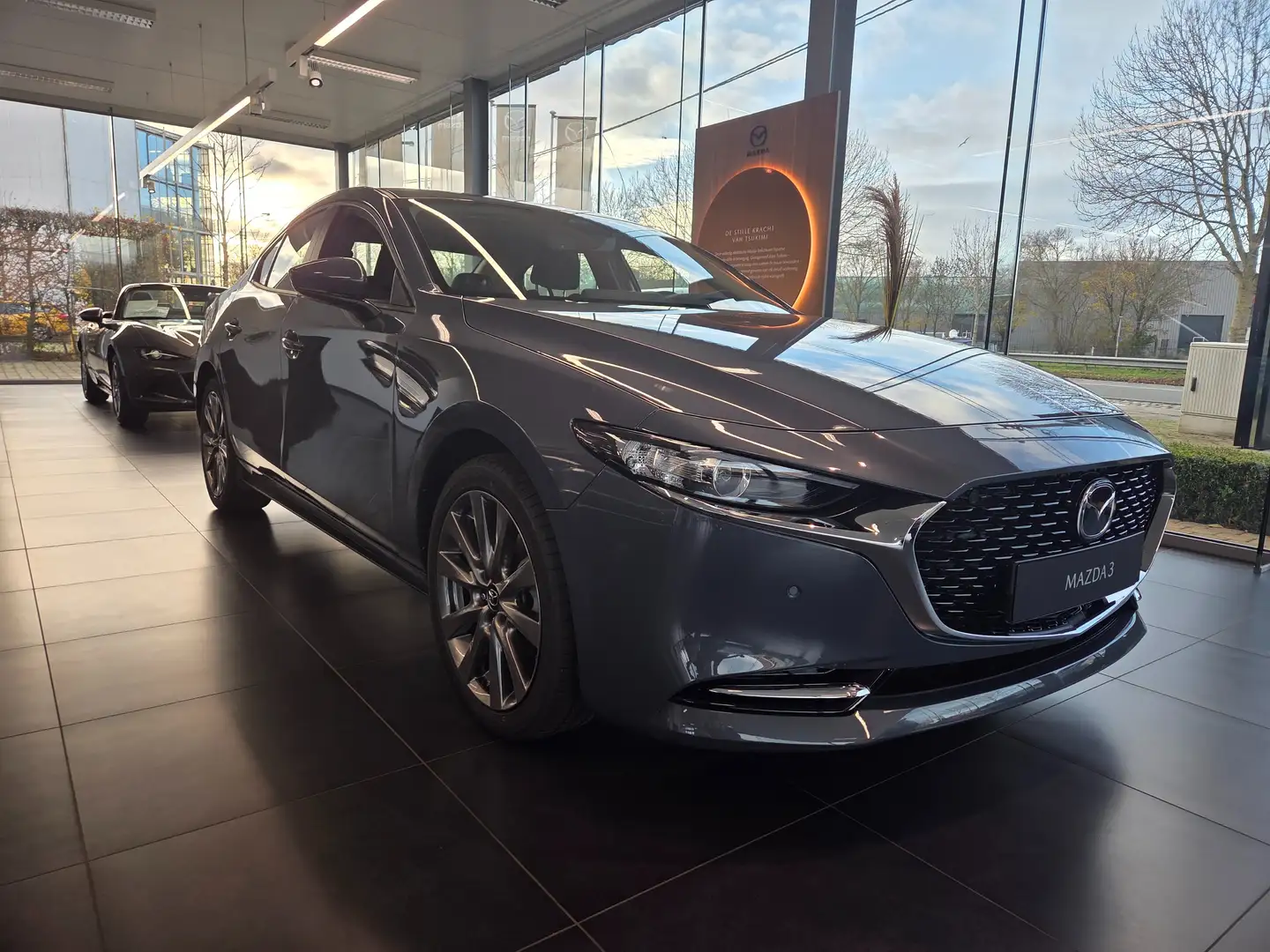 Mazda 3 3 Sedan e-SKYACTIV-X 186 M HYBRID AT CENTRERE-LINE Gris - 1