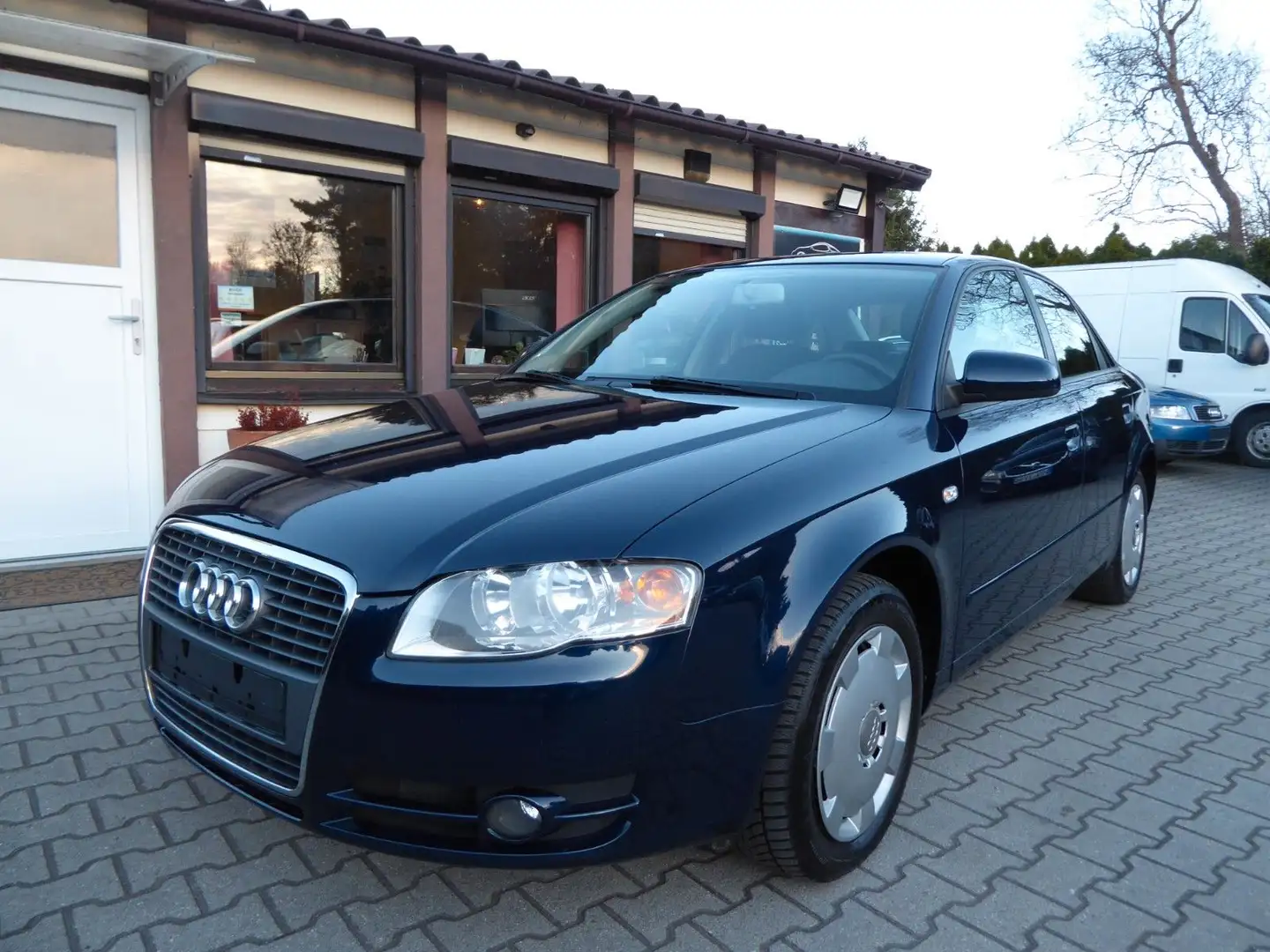 Audi A4 Lim. 1.8 T Standheitzung/Alu16"/SHZ/PDC Blau - 1