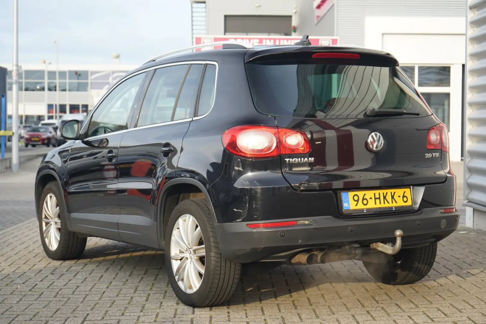 Volkswagen Tiguan 2.0 TSI Sport&Style 4Motion Zwart - 2