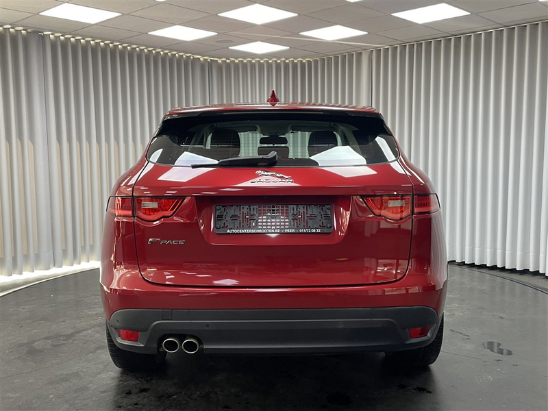 Jaguar F-Pace Pure — photo 9