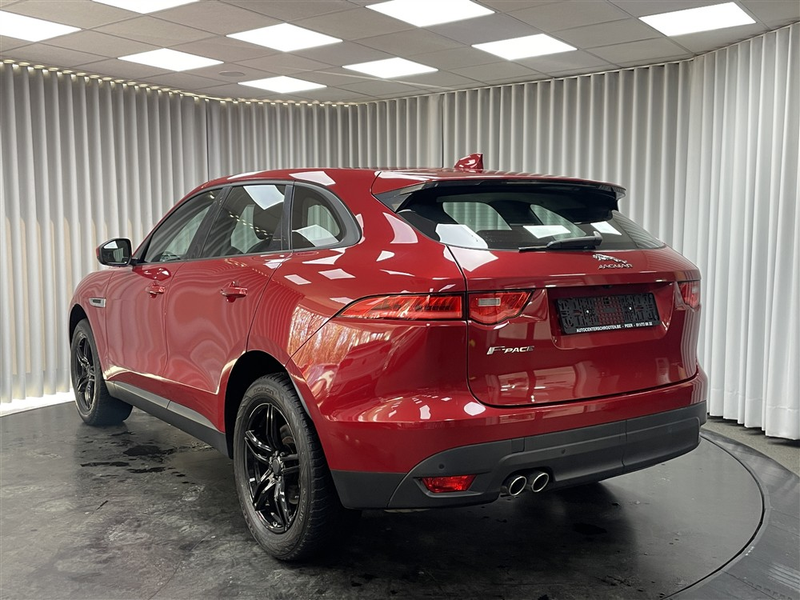 Jaguar F-Pace Pure — photo 15