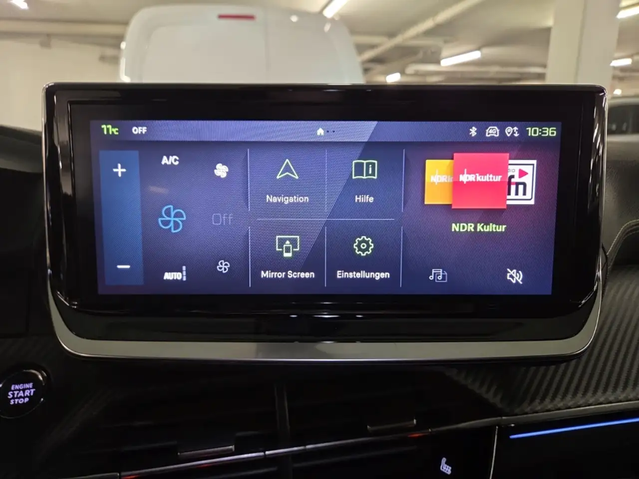Peugeot 2008 GT 1.2 PURETECH Kamera digitales Cockpit LED Navi 18