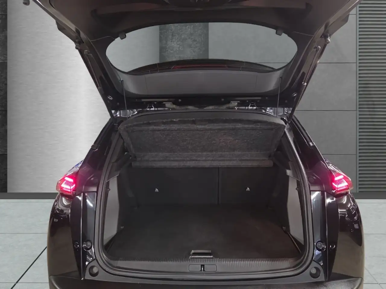 Peugeot 2008 GT 1.2 PURETECH Kamera digitales Cockpit LED Navi 5