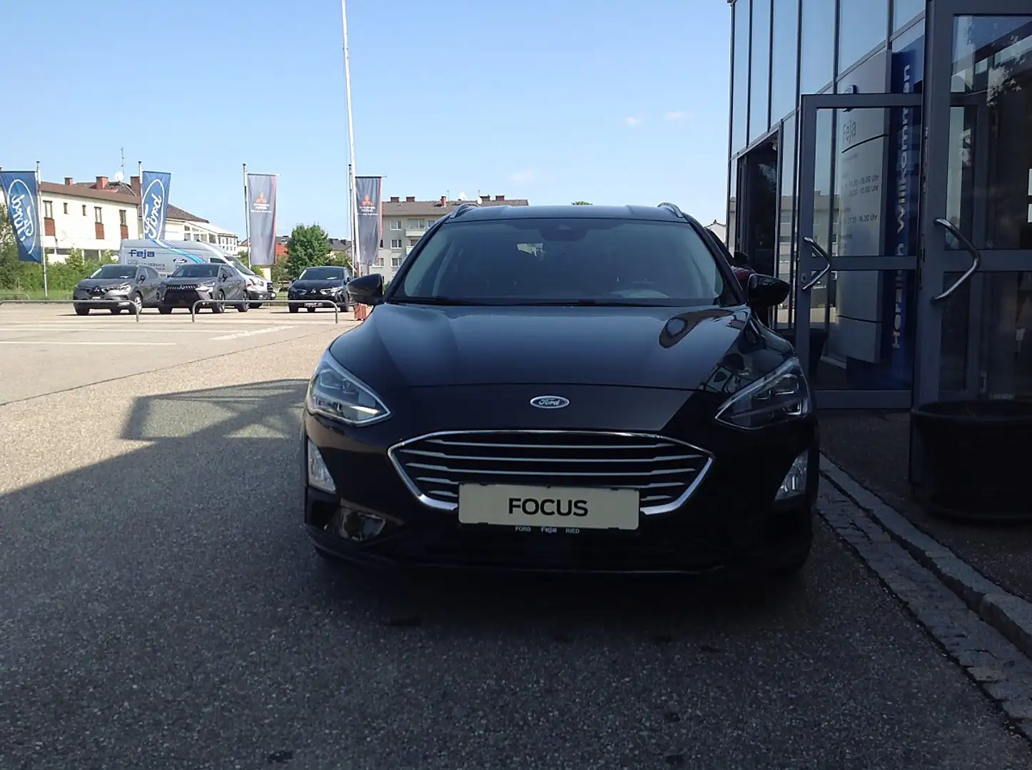 Ford Focus Traveller 1,0 EcoBoost Trend Edition Schwarz - 2