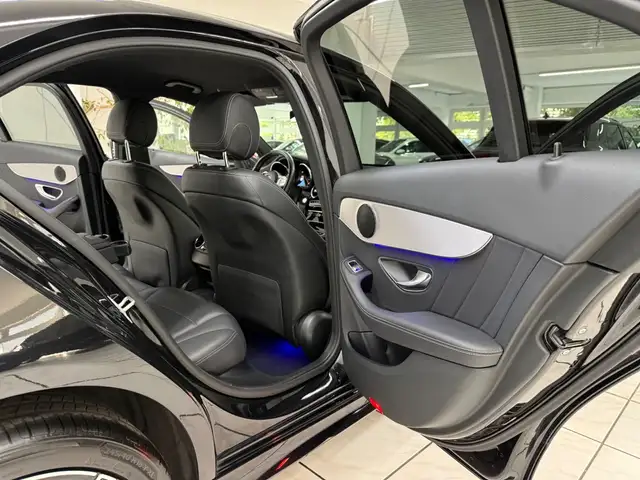 Mercedes-Benz C-Class view 9