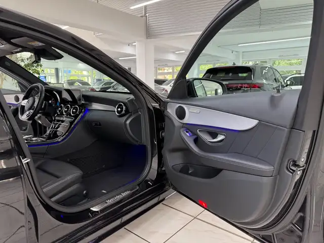 Mercedes-Benz C-Class view 8