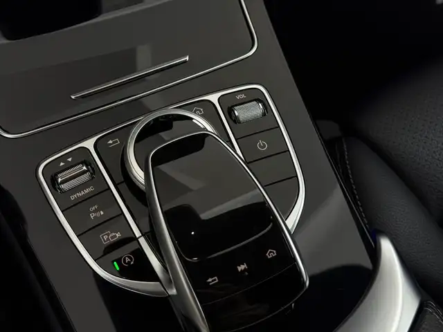Mercedes-Benz C-Class view 26