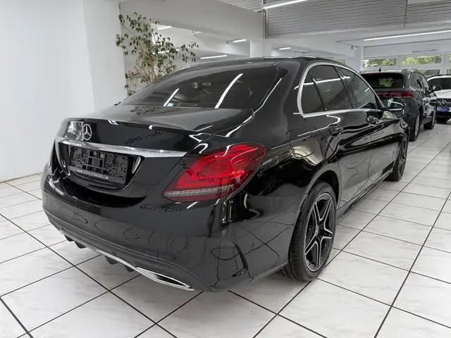 Mercedes-Benz C-Class view 3
