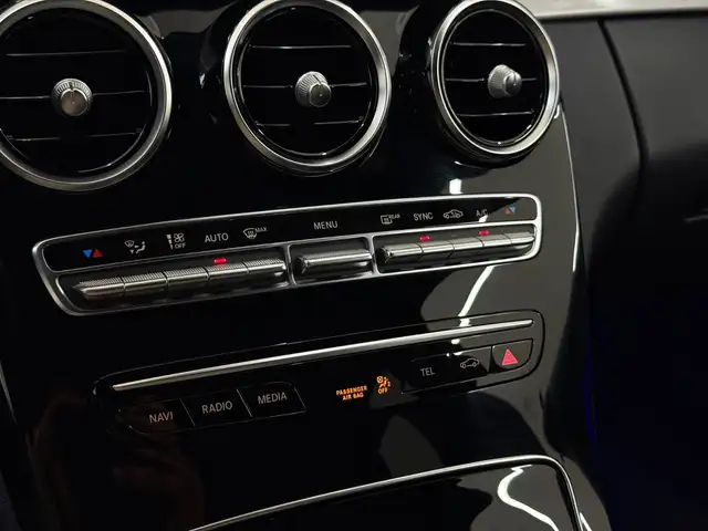 Mercedes-Benz C-Class view 25