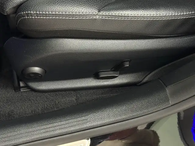 Mercedes-Benz C-Class view 18