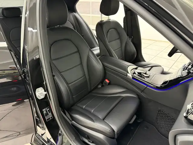 Mercedes-Benz C-Class view 11