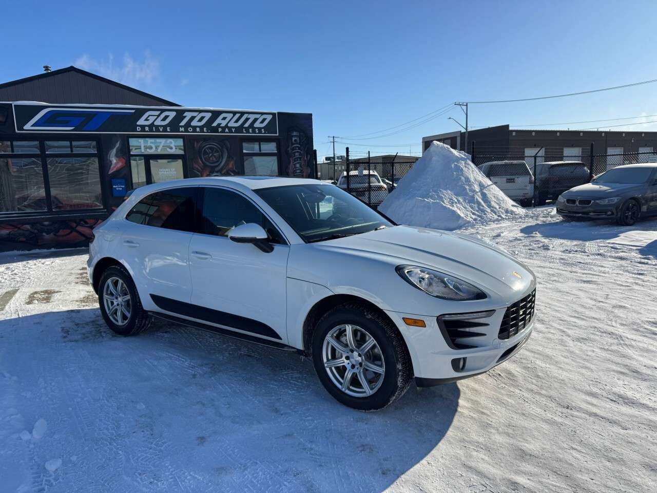 2018 Porsche Macan S AWD alt 2