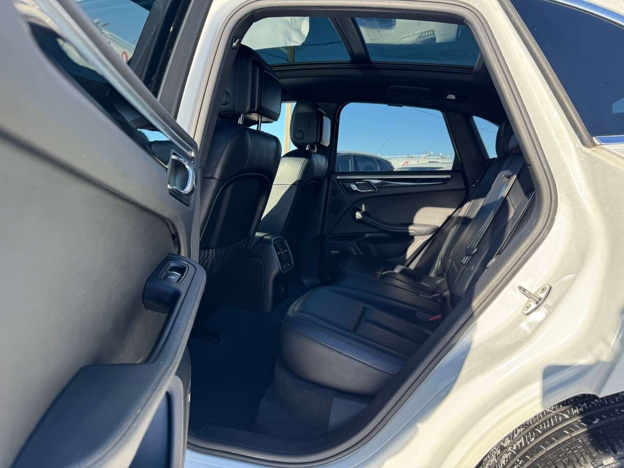 2018 Porsche Macan S AWD thumb 14