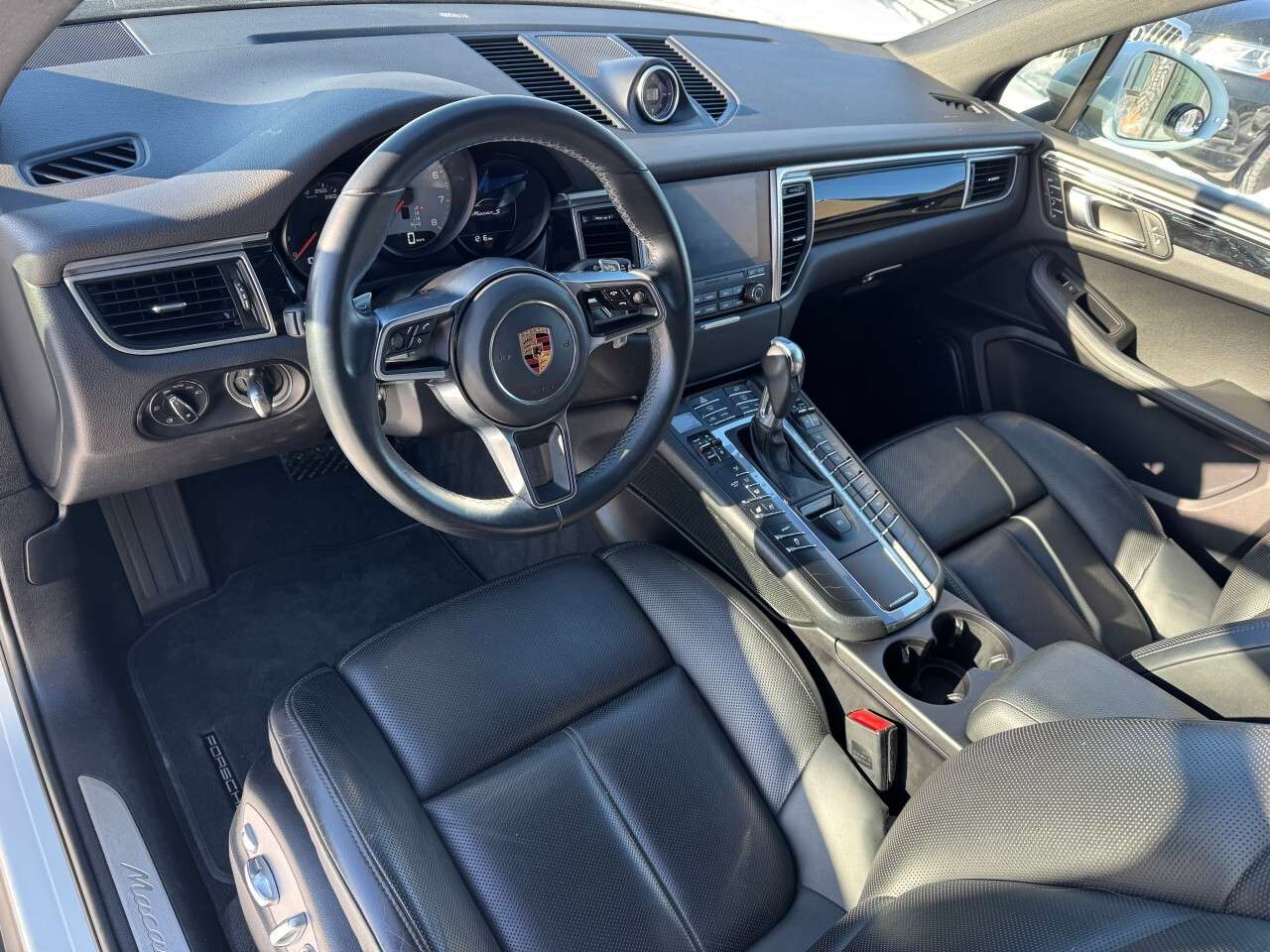 2018 Porsche Macan S AWD thumb 8