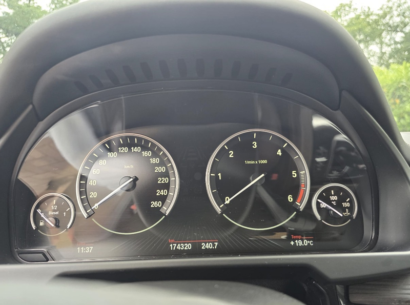 BMW X5 XDrive30d High Executive — photo 11