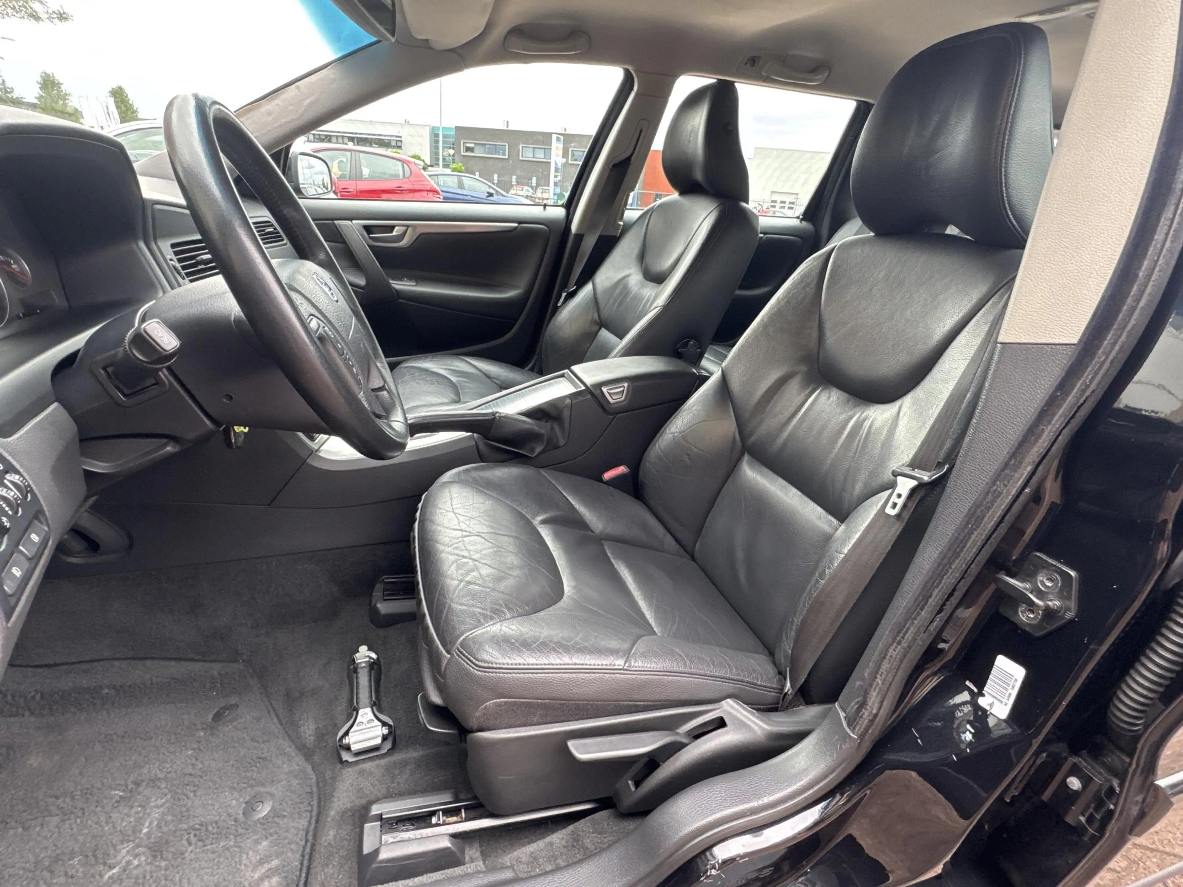 Volvo V70 2.4 Edition II Sport — photo 14