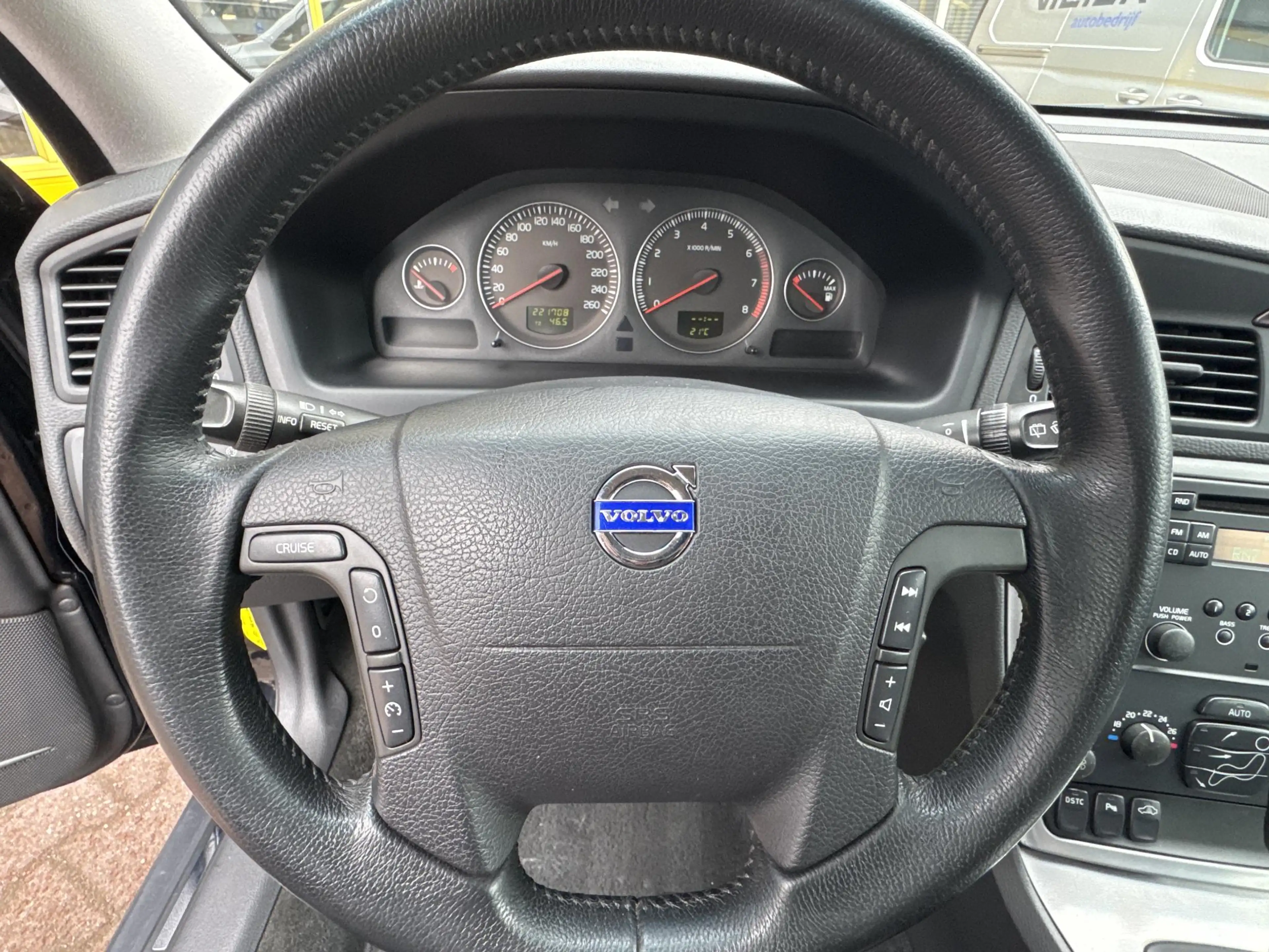 Volvo V70 2.4 Edition II Sport — photo 10