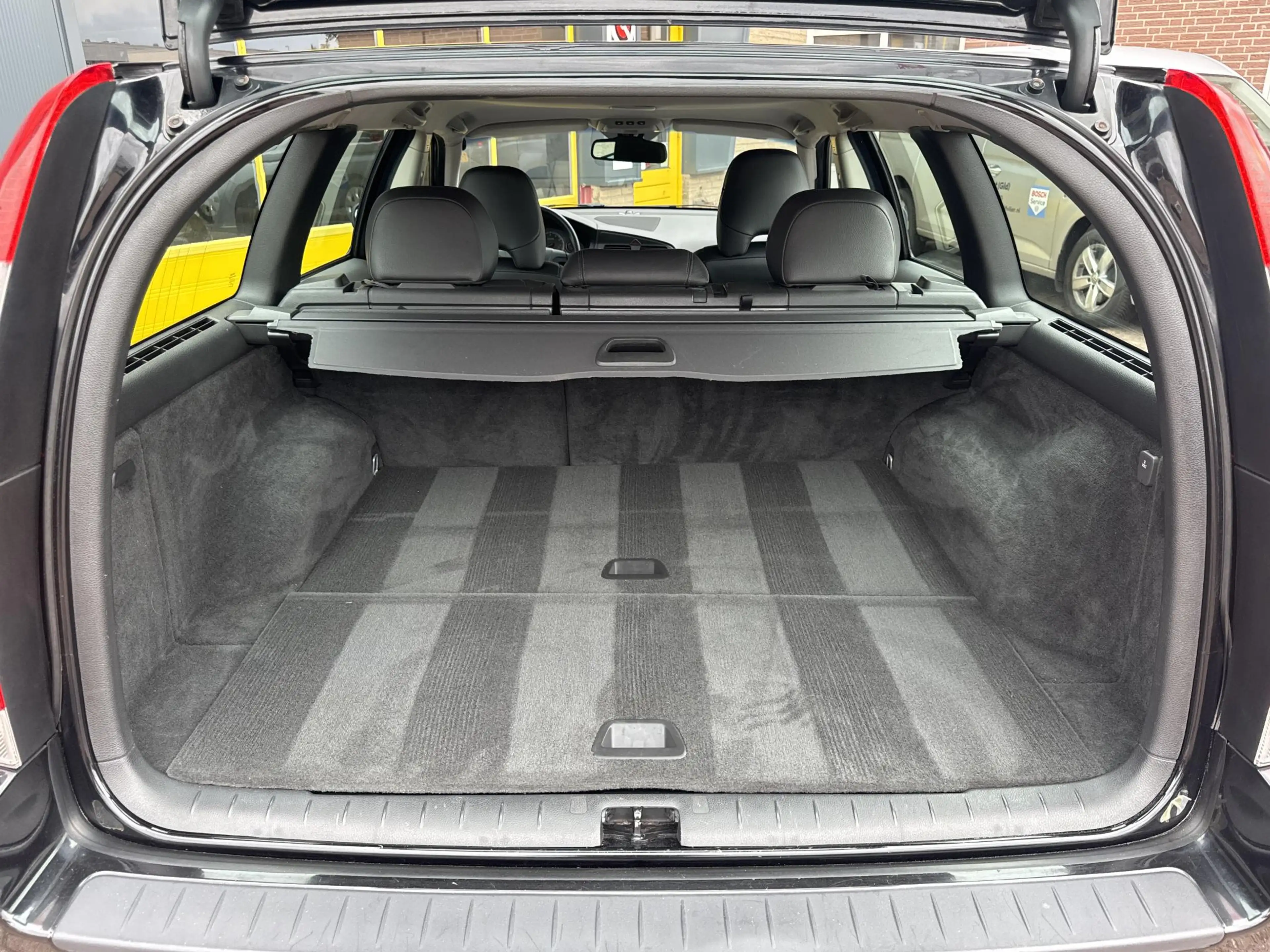 Volvo V70 2.4 Edition II Sport — photo 6