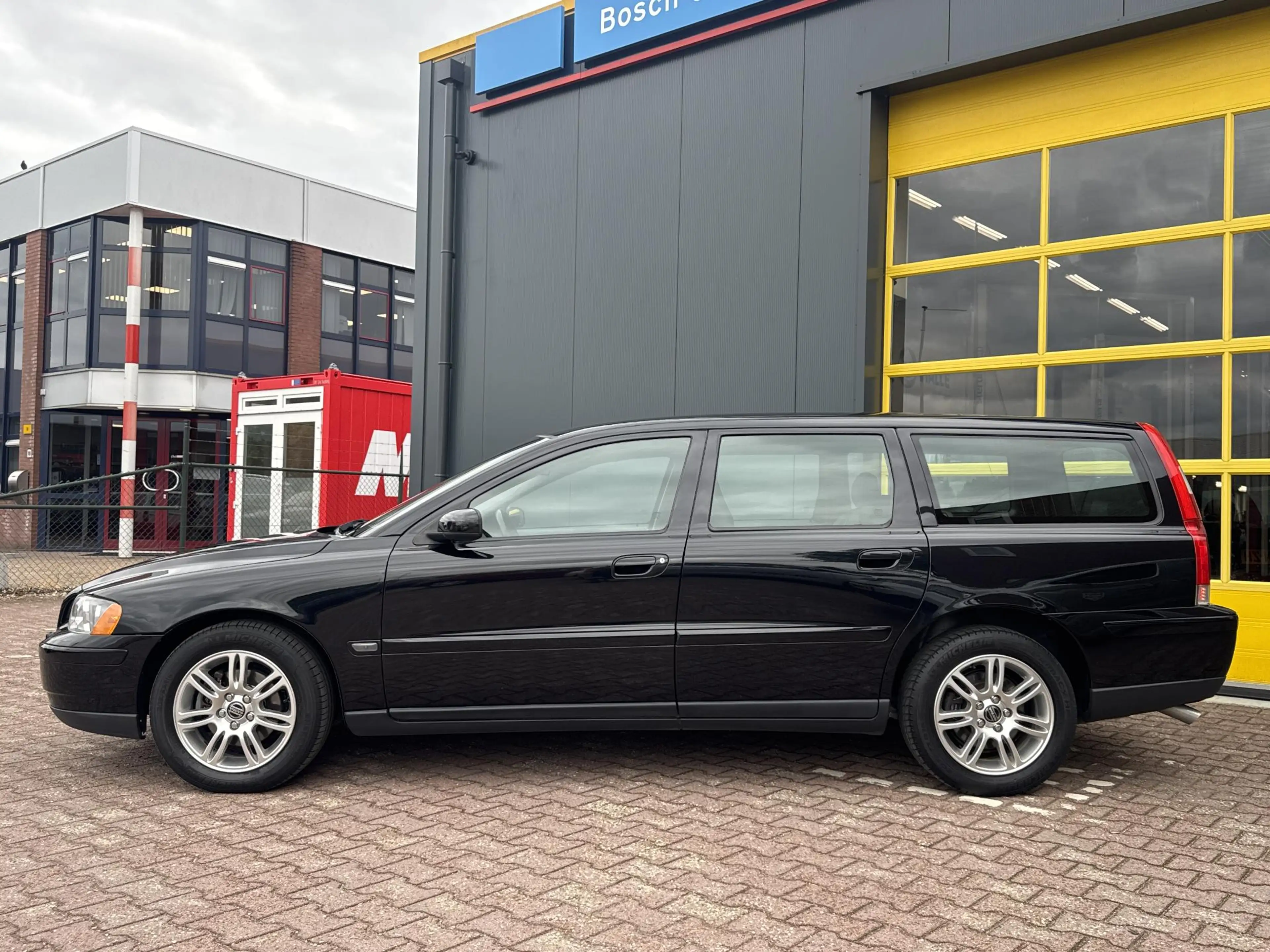 Volvo V70 2.4 Edition II Sport — photo 2