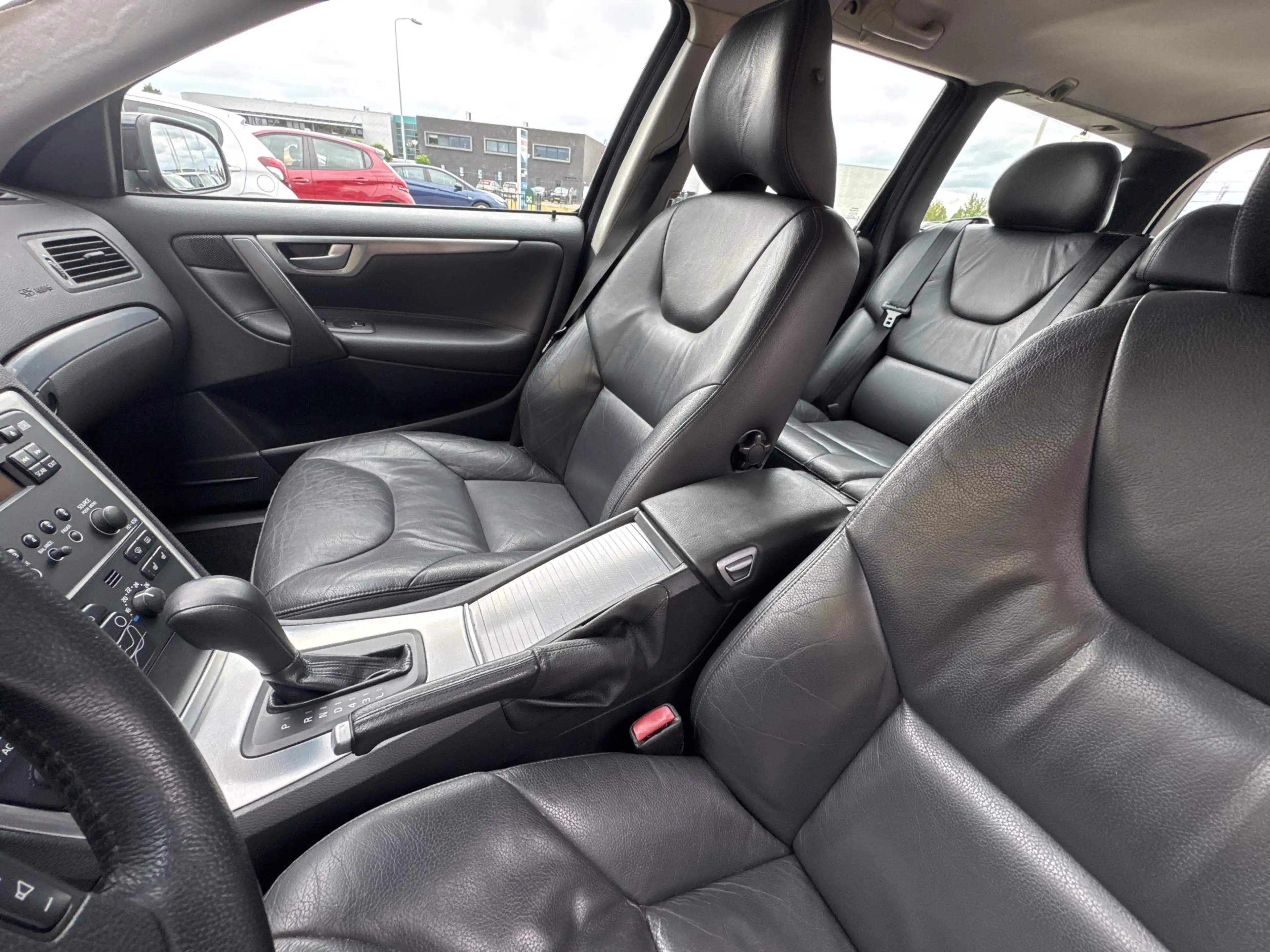 Volvo V70 2.4 Edition II Sport — photo 15
