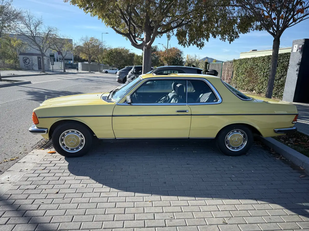 Mercedes-Benz Baureihe 123 280 CE, foto 5