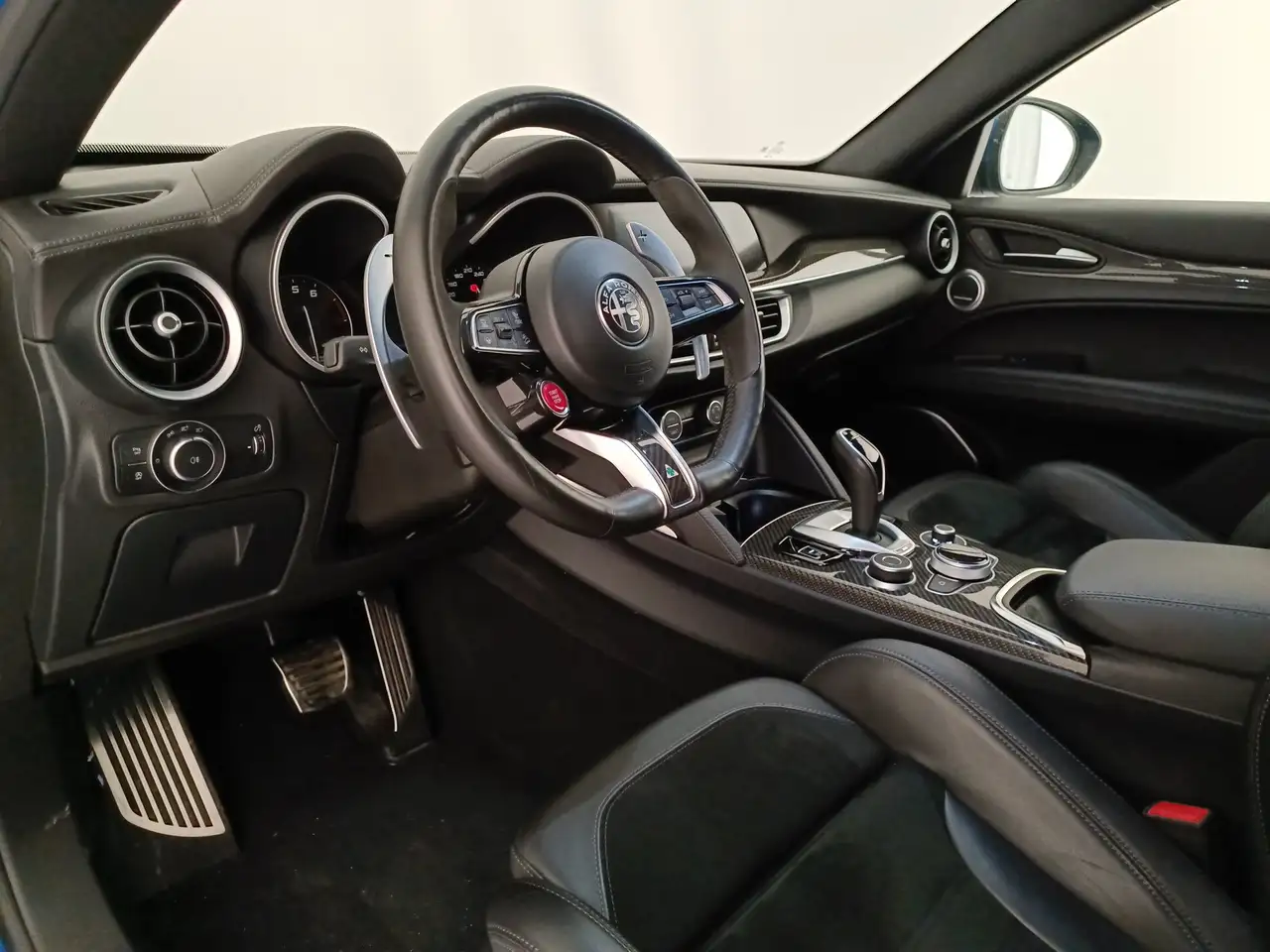 Alfa Romeo Stelvio 2021 — фото 11
