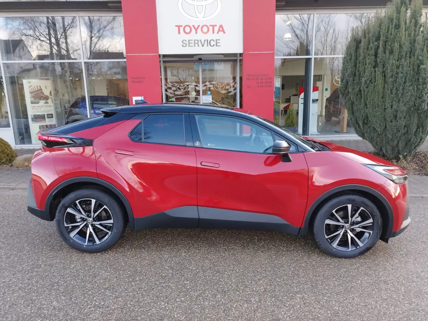 Toyota C-HR 2.0 Hybrid TeamD + Technik-Paket LED DAB NAVI Rot - 1