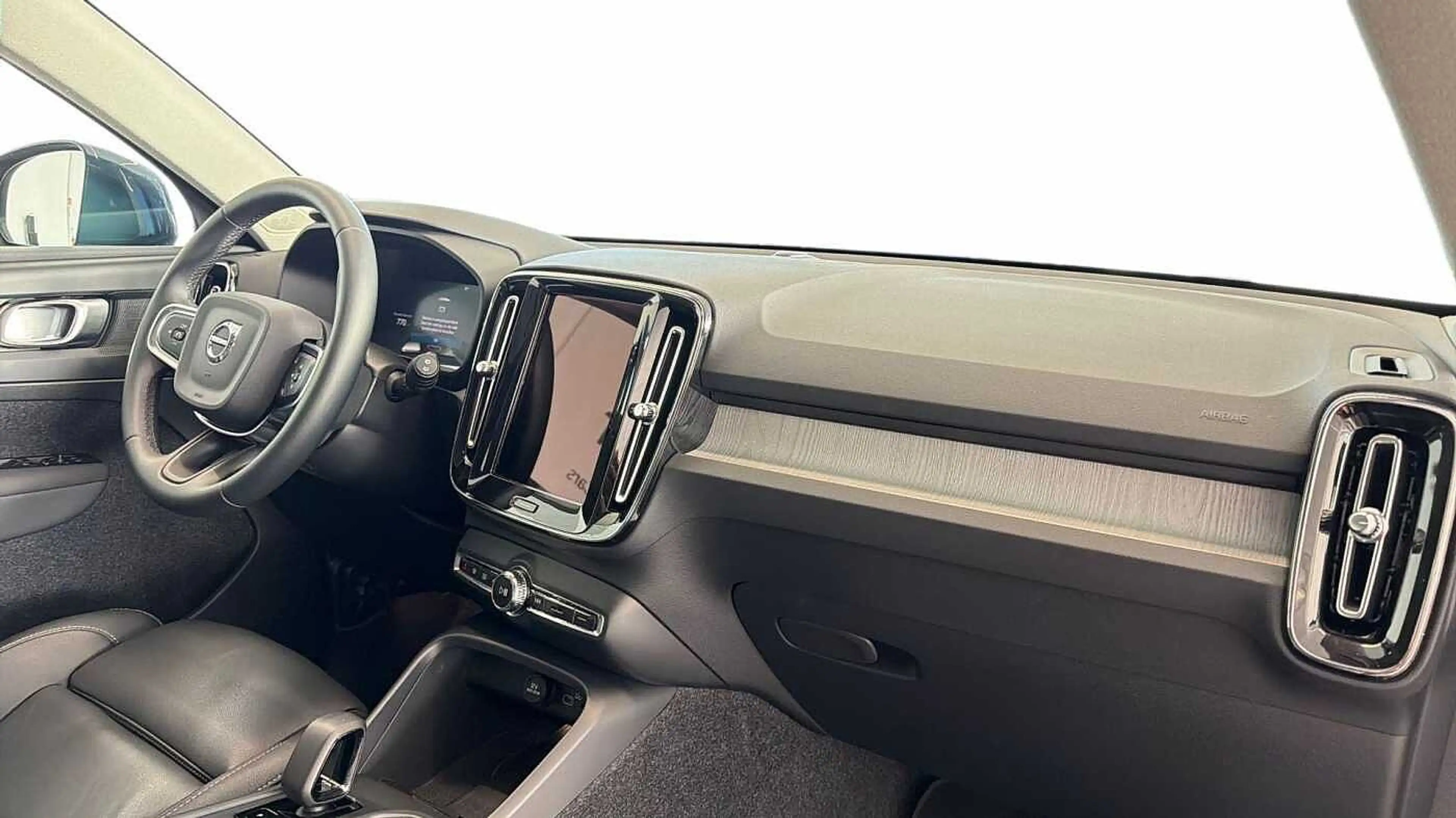 Volvo XC40 B3 AUT Core — photo 4