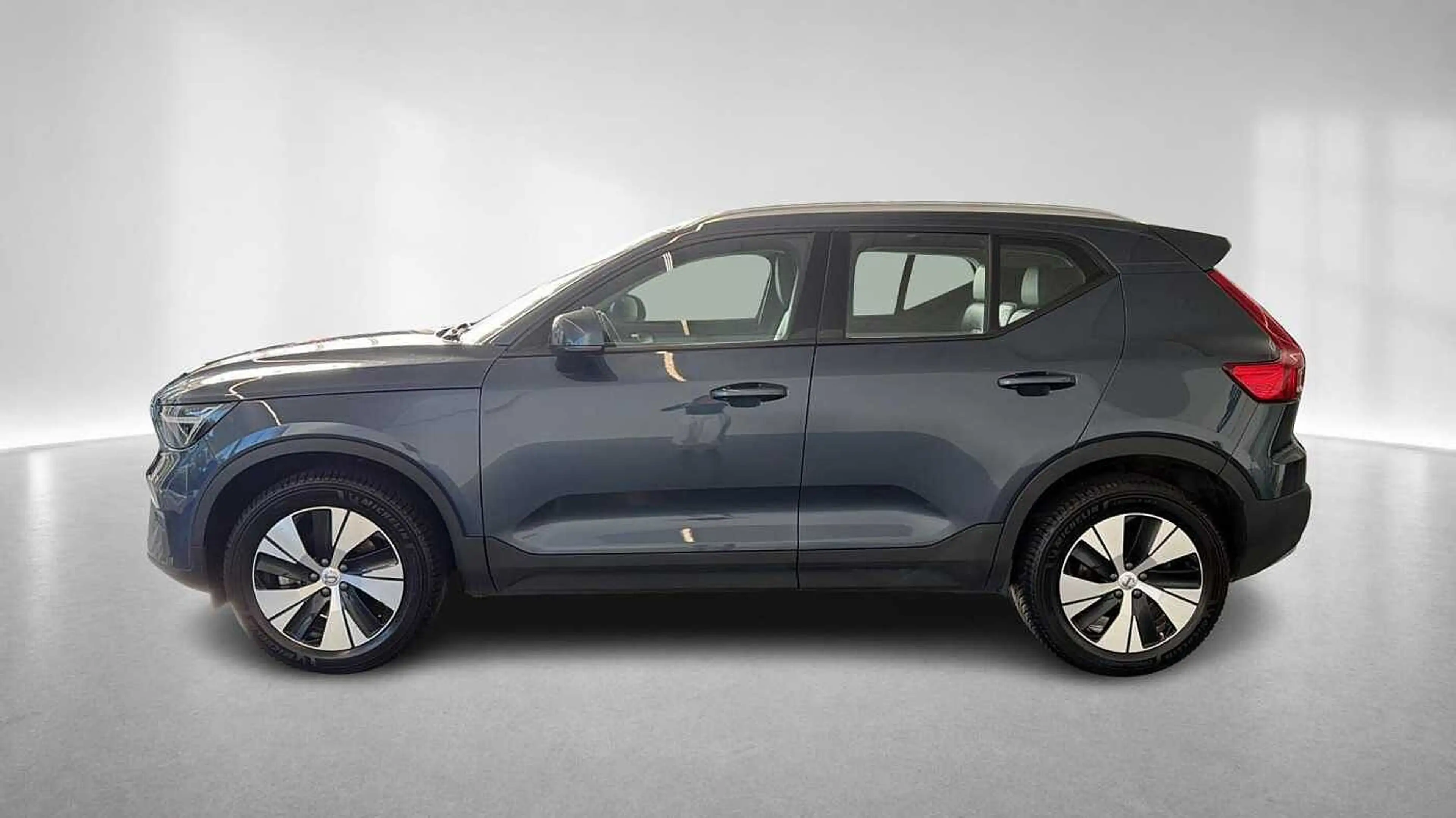 Volvo XC40 B3 AUT Core — photo 3