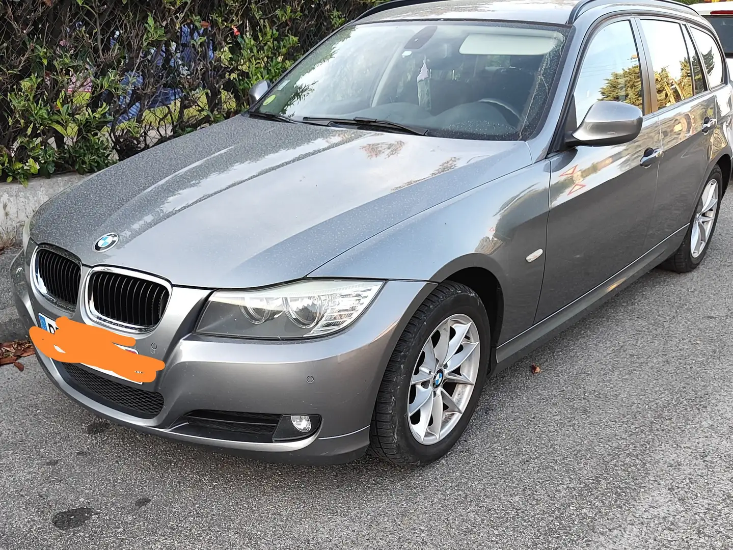 BMW 318 Touring 318d 143 ch Edition Confort Gris - 2