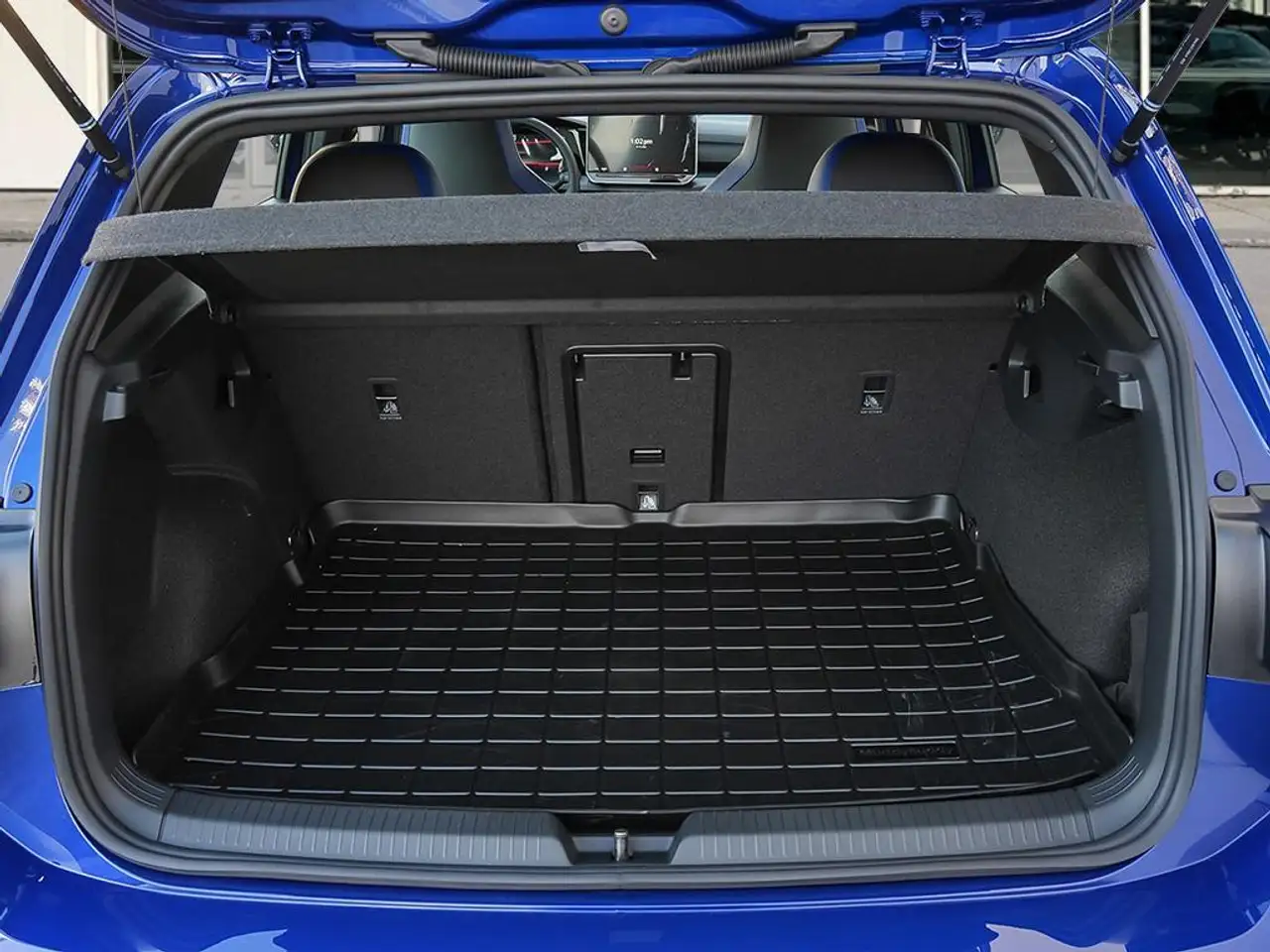 Volkswagen Golf R снимка Volkswagen Golf R