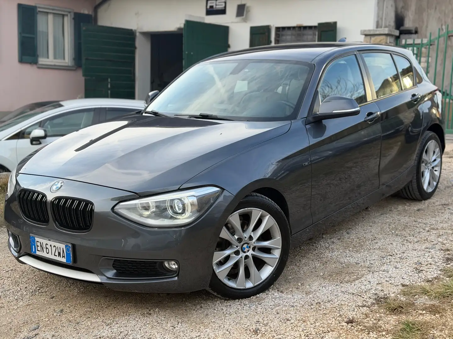 BMW 116 116i 5p. Urban Gris - 2