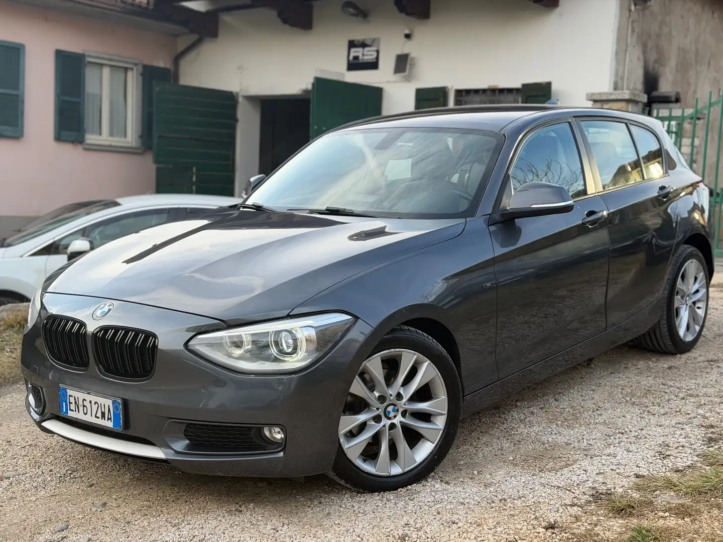BMW 116 116i 5p. Urban Gris - 1