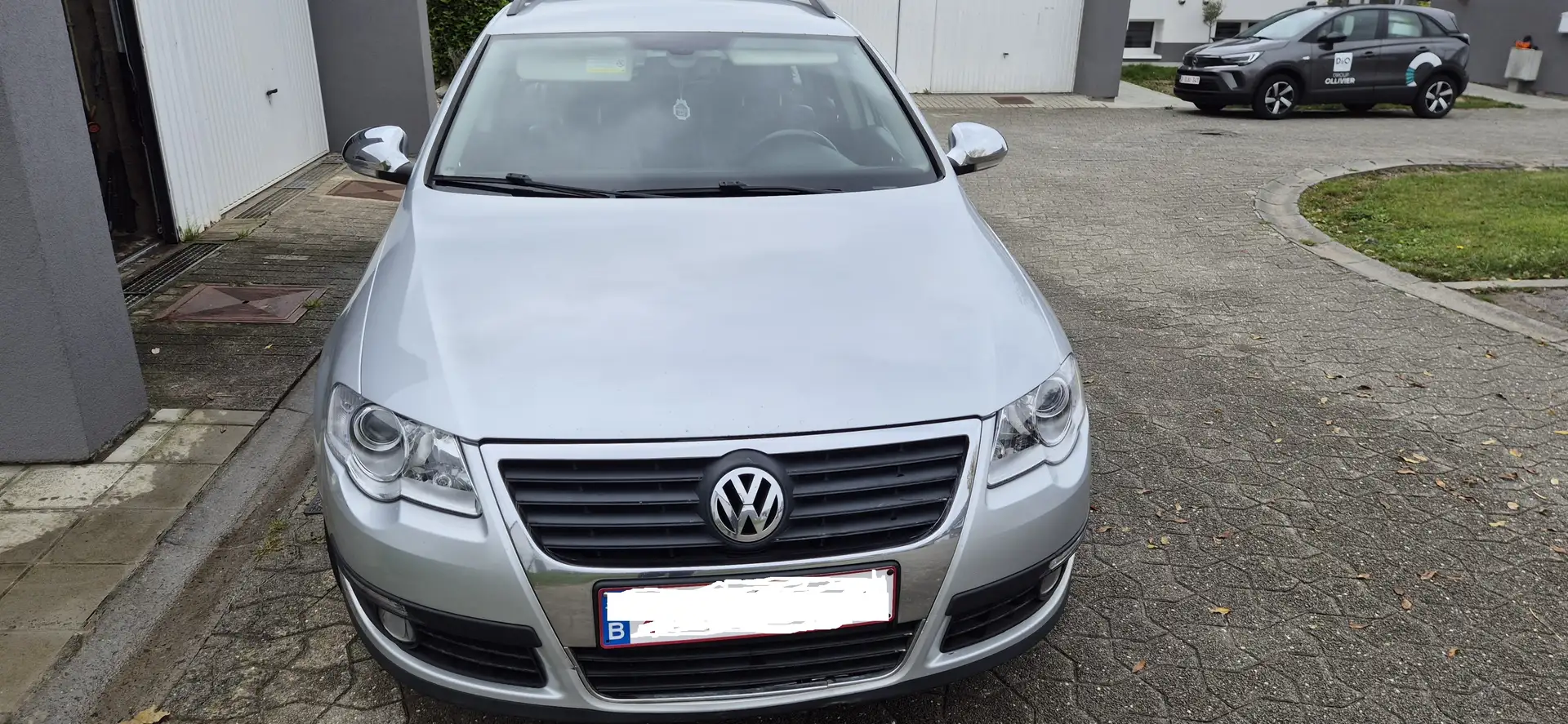 Volkswagen Passat Variant 1.9 TDi Highline DPF Zilver - 1