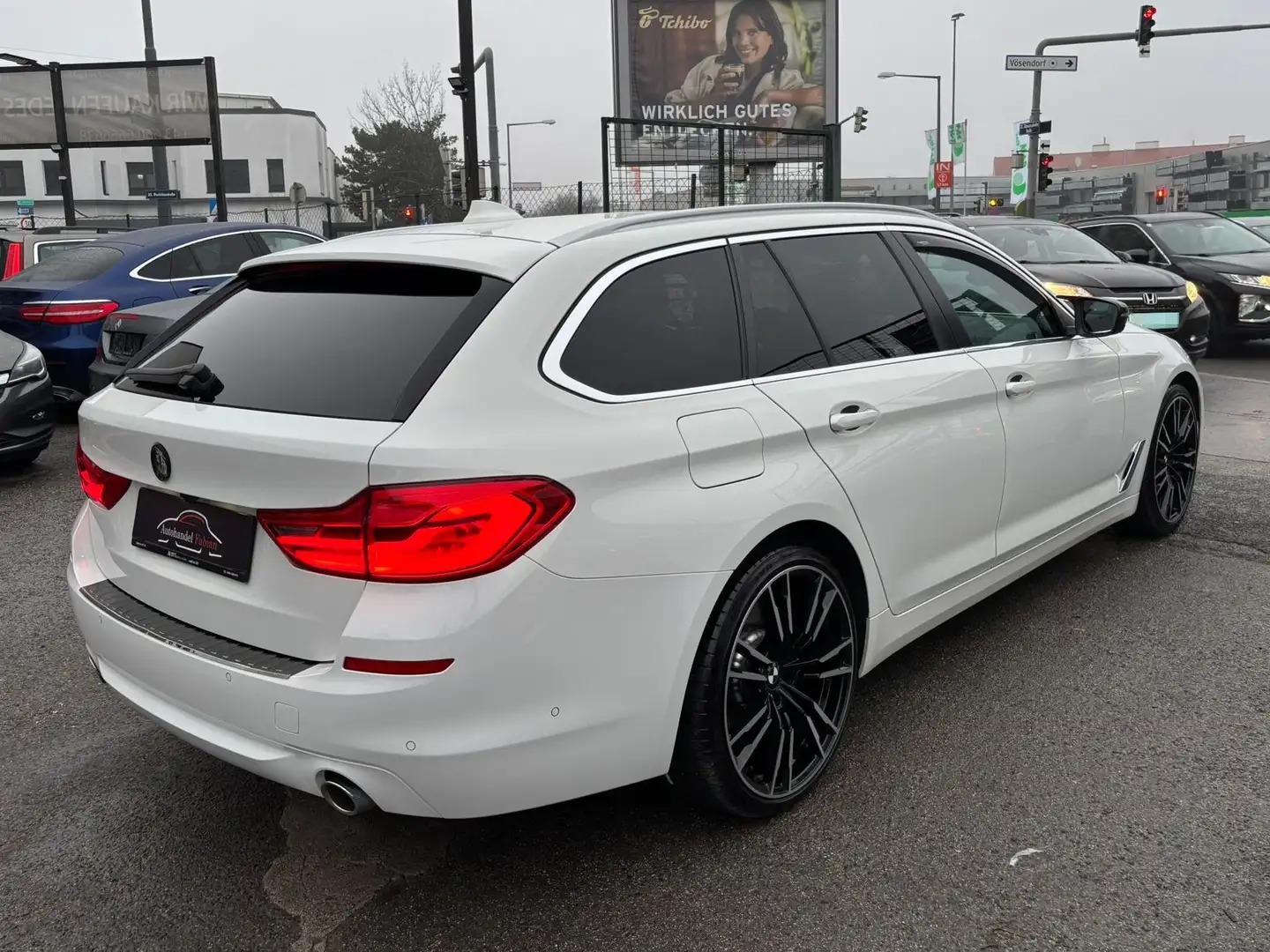 BMW 525 d Touring Autom. 1a super Zustand Pickerl 10/26 Weiß - 2