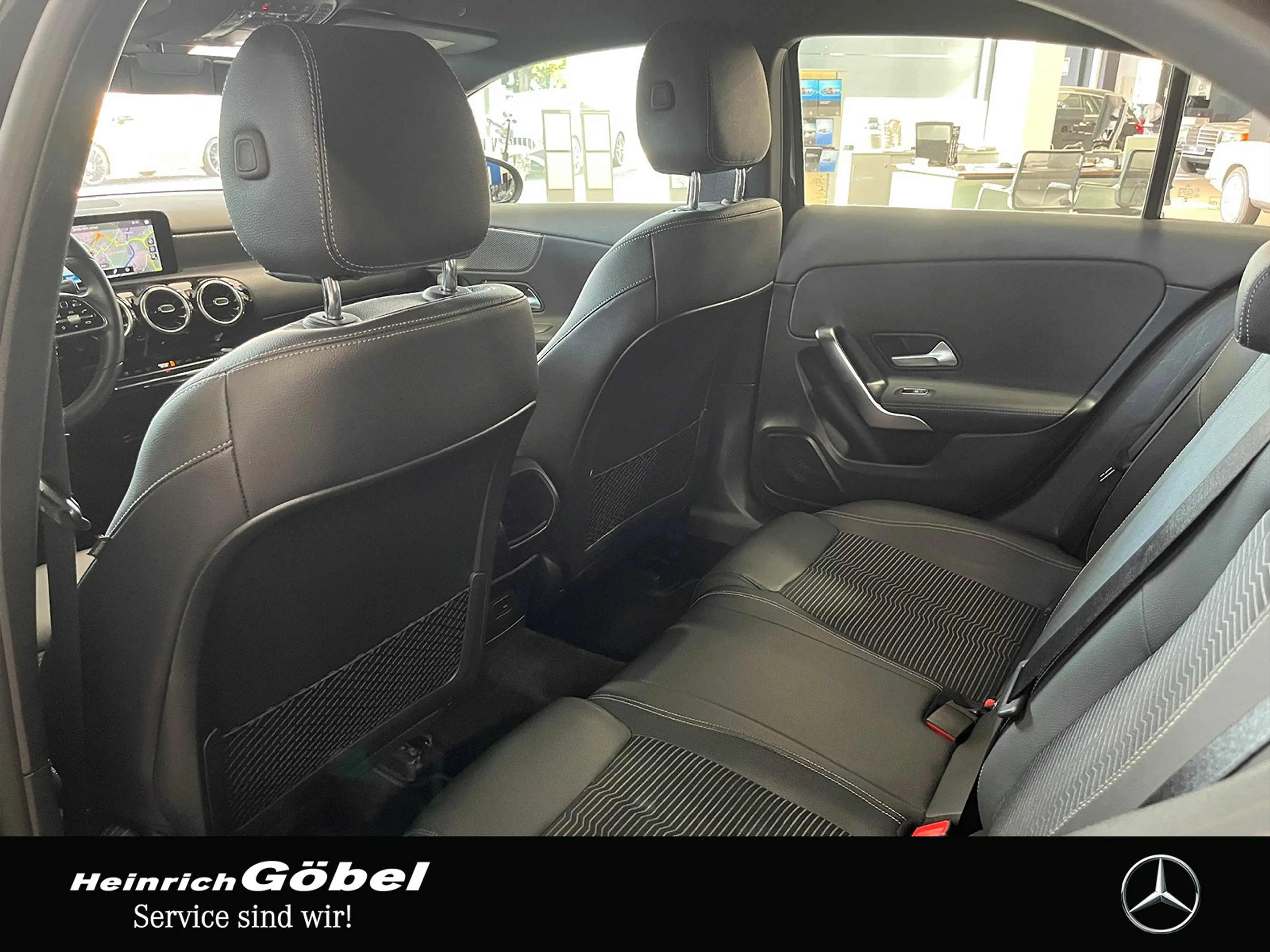Mercedes-Benz A 180 PROGRESSIVE+LED+NAVI+SHZ+CARPLAY — photo 9