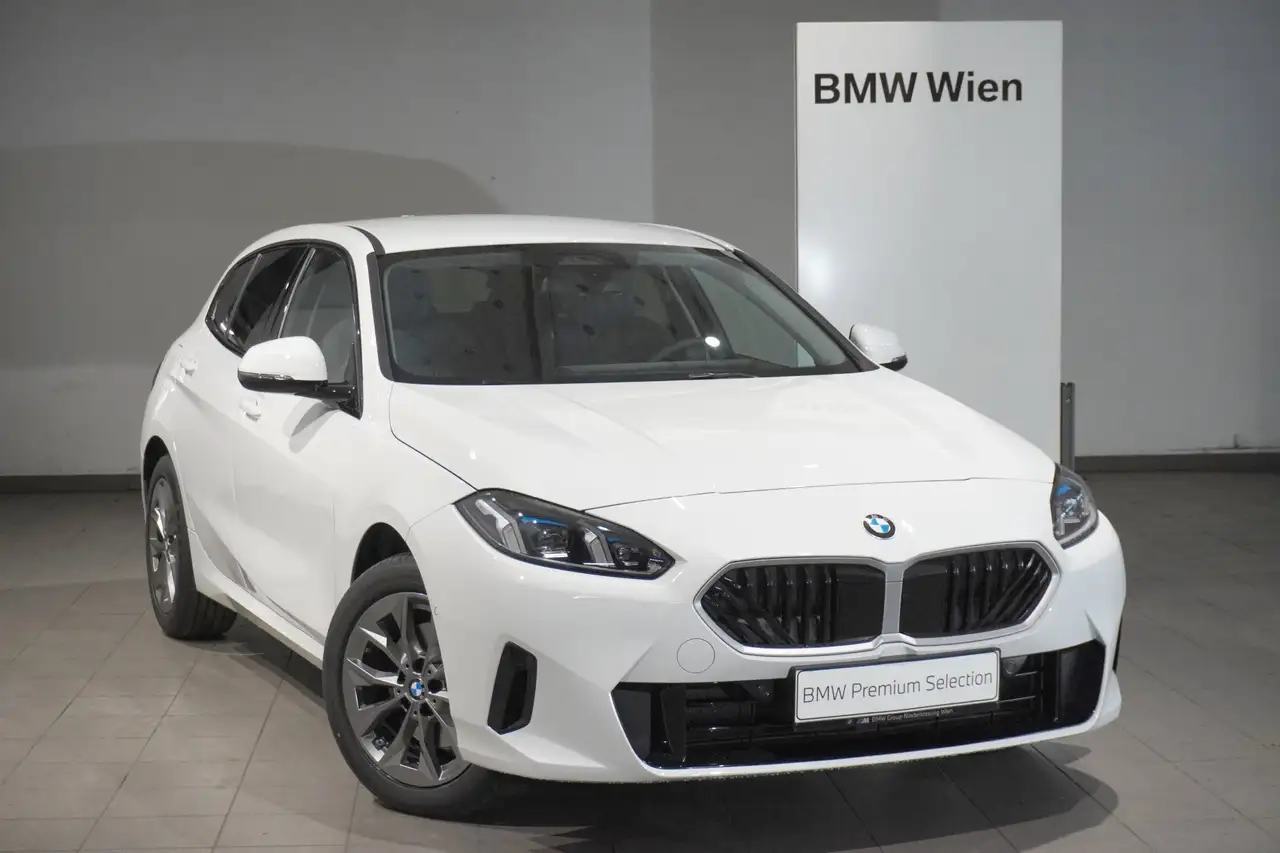 BMW 116 i — photo 1 of 23