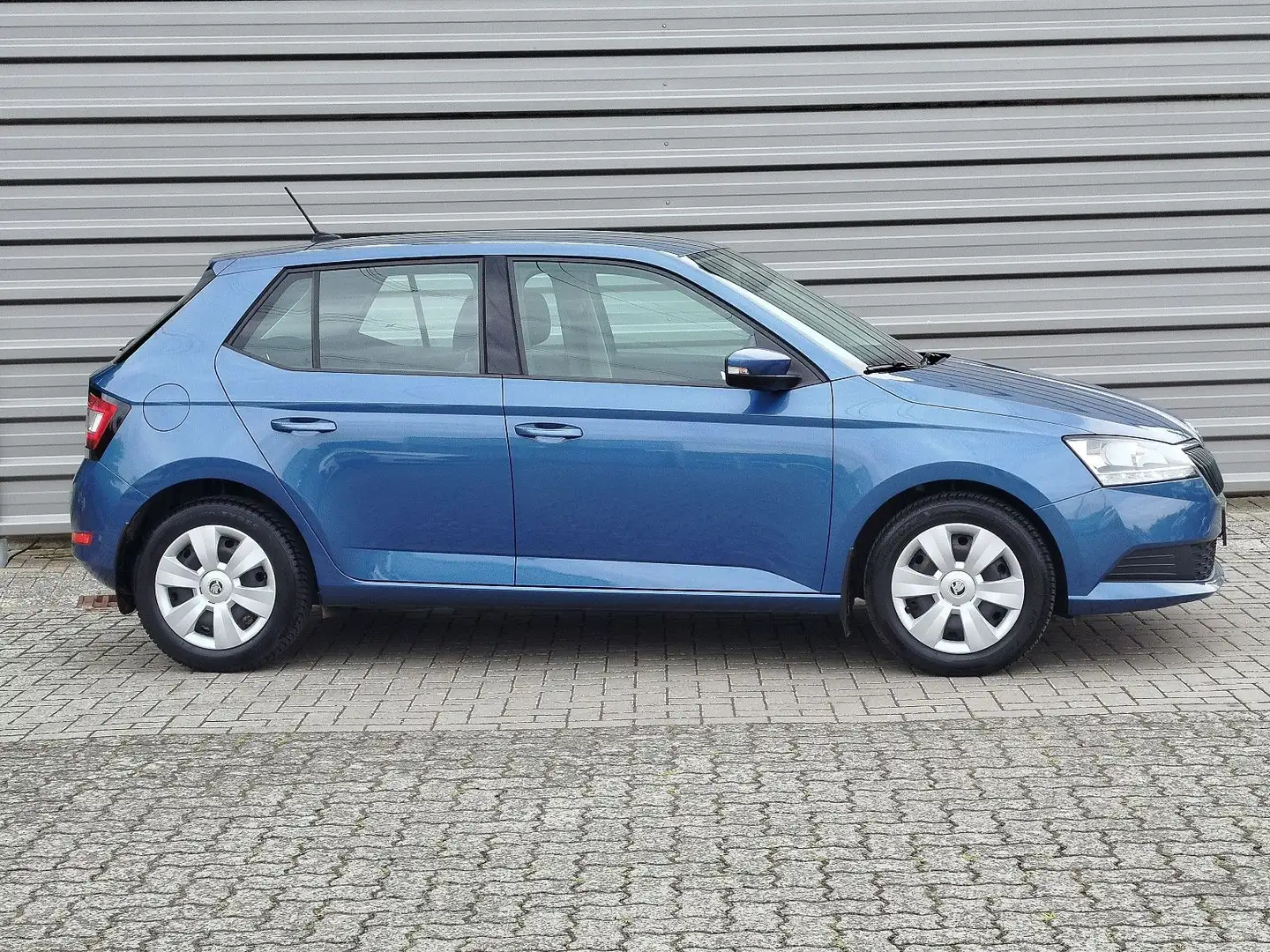 Skoda Fabia Ambition BT DAB AppleCarPlay Android HUneu Azul - 2