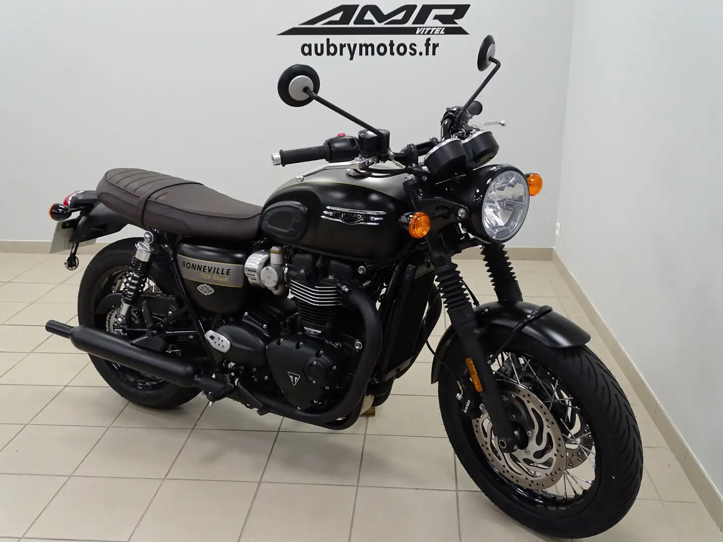 Triumph Bonneville T120 Noir - 2